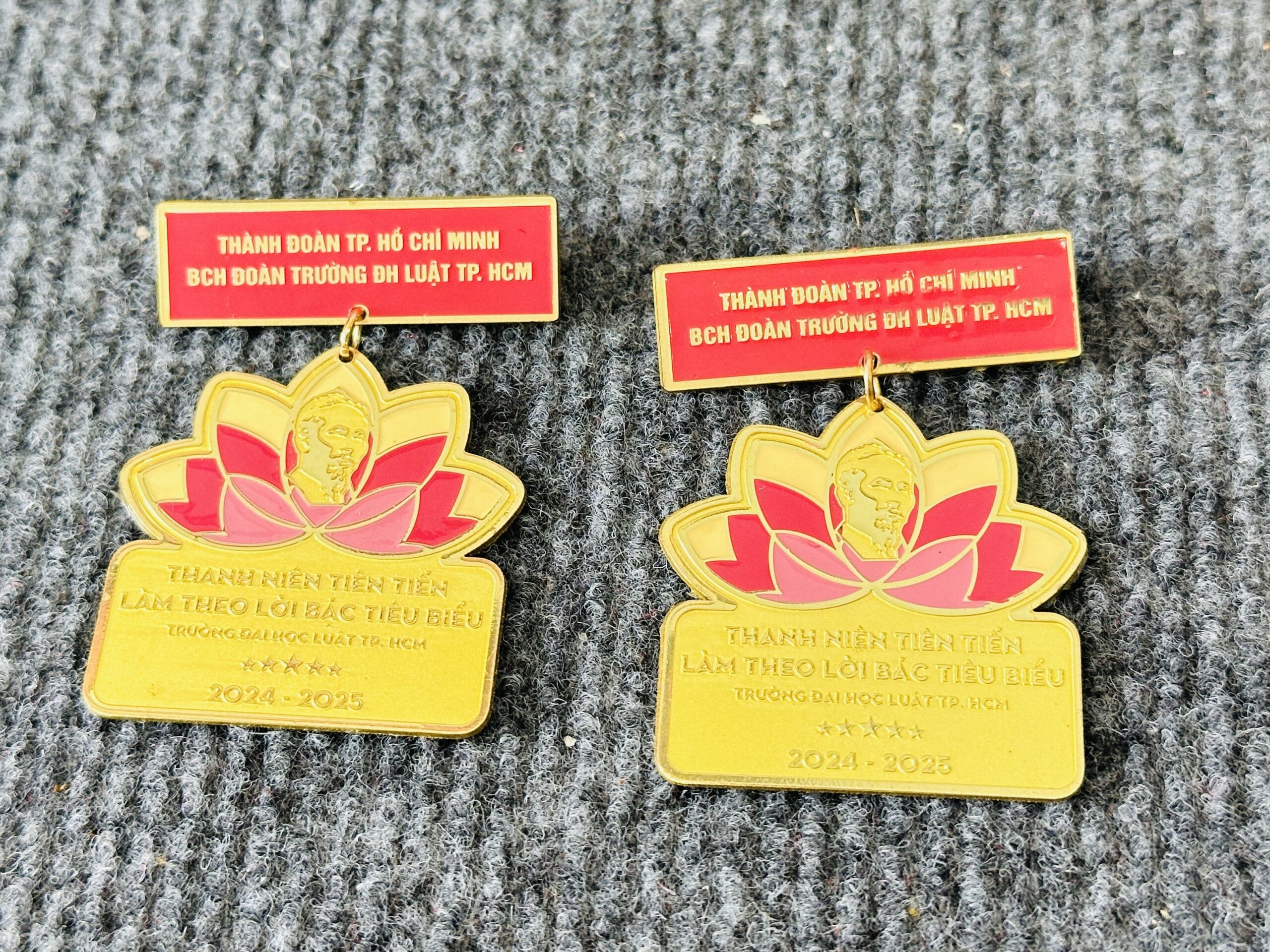 HUY HIỆU SẢN XUẤT THEO YÊU CẦU CAO CẤP 10 3 IMG 0896 scaled