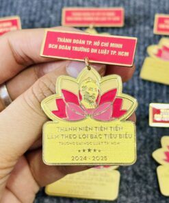 HUY HIỆU SẢN XUẤT THEO YÊU CẦU CAO CẤP 10 15 IMG 0898