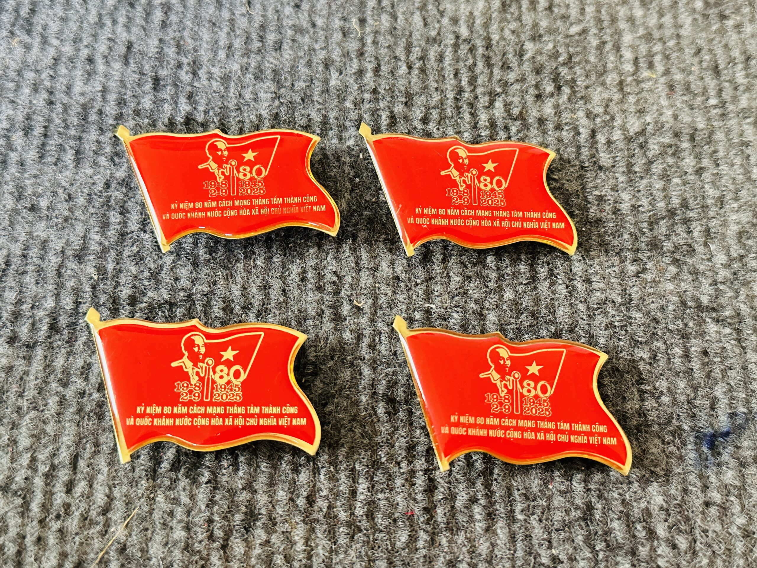 HUY HIỆU SẢN XUẤT THEO YÊU CẦU CAO CẤP 12 8 IMG 2863 scaled