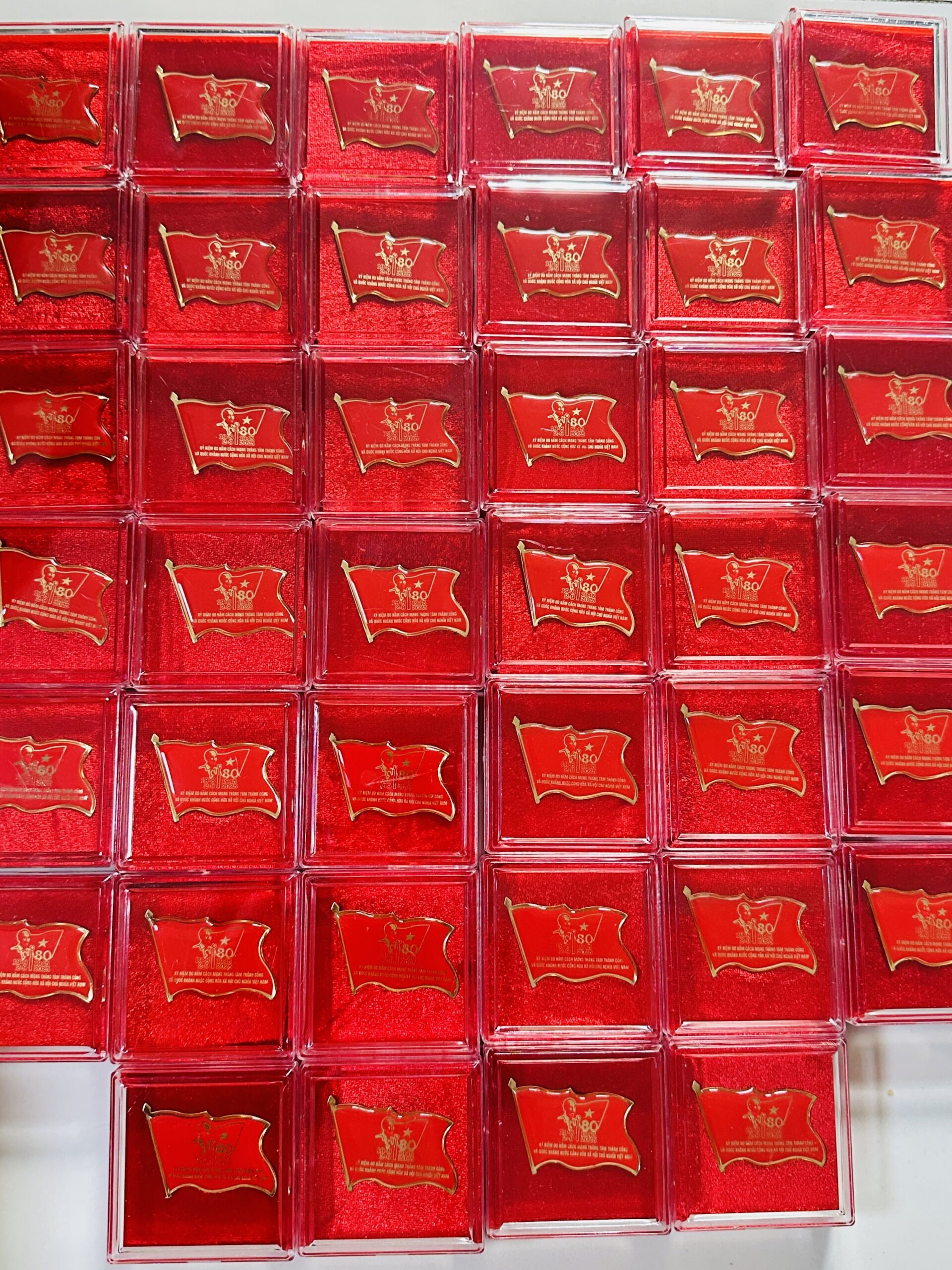 HUY HIỆU SẢN XUẤT THEO YÊU CẦU CAO CẤP 12 10 IMG 2866 scaled