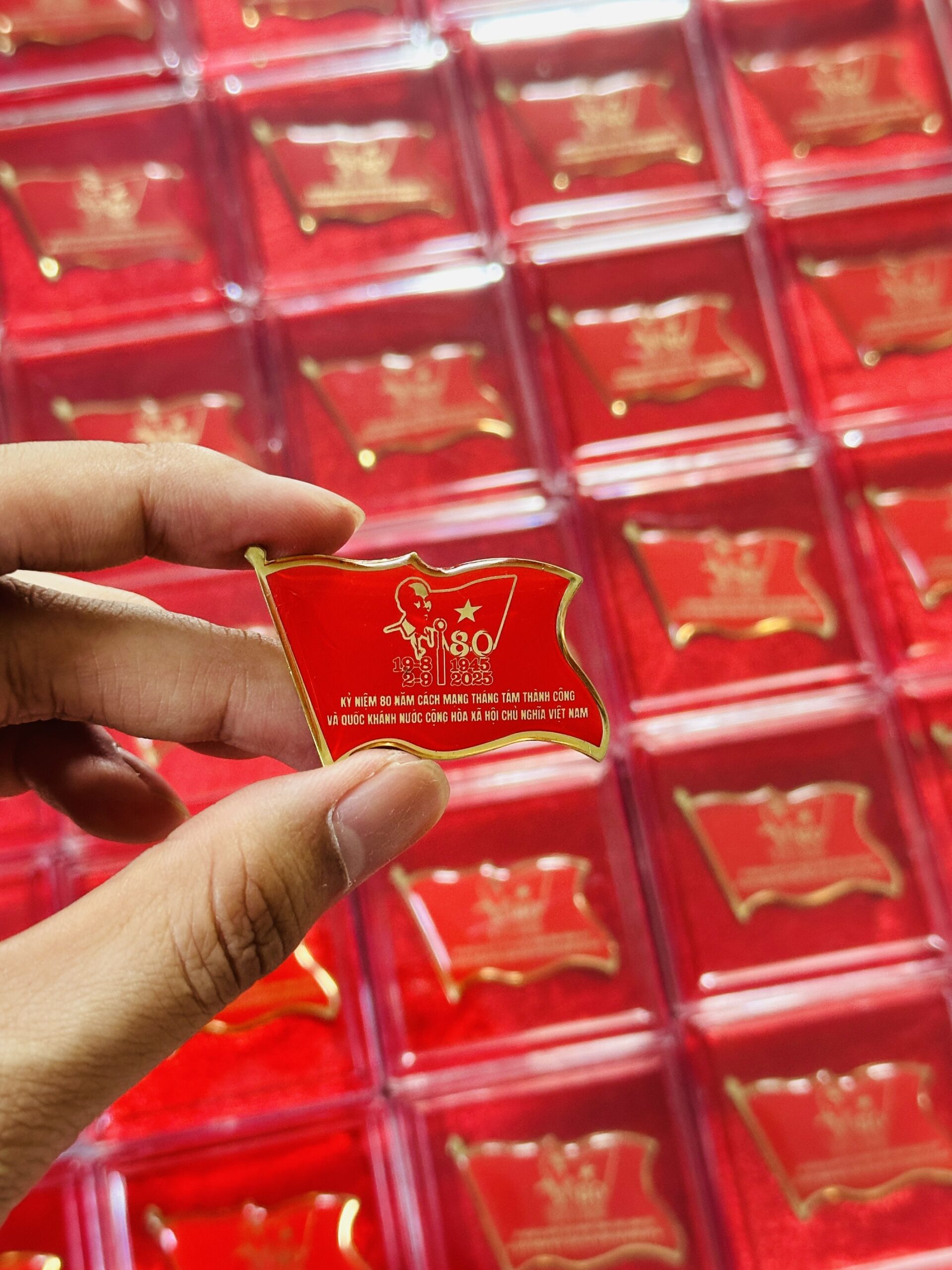 HUY HIỆU SẢN XUẤT THEO YÊU CẦU CAO CẤP 12 2 IMG 2869 scaled