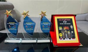 CÚP THỂ THAO 11 12 z6830227731113 3b85c1b057743edc7d1f425e5d150032