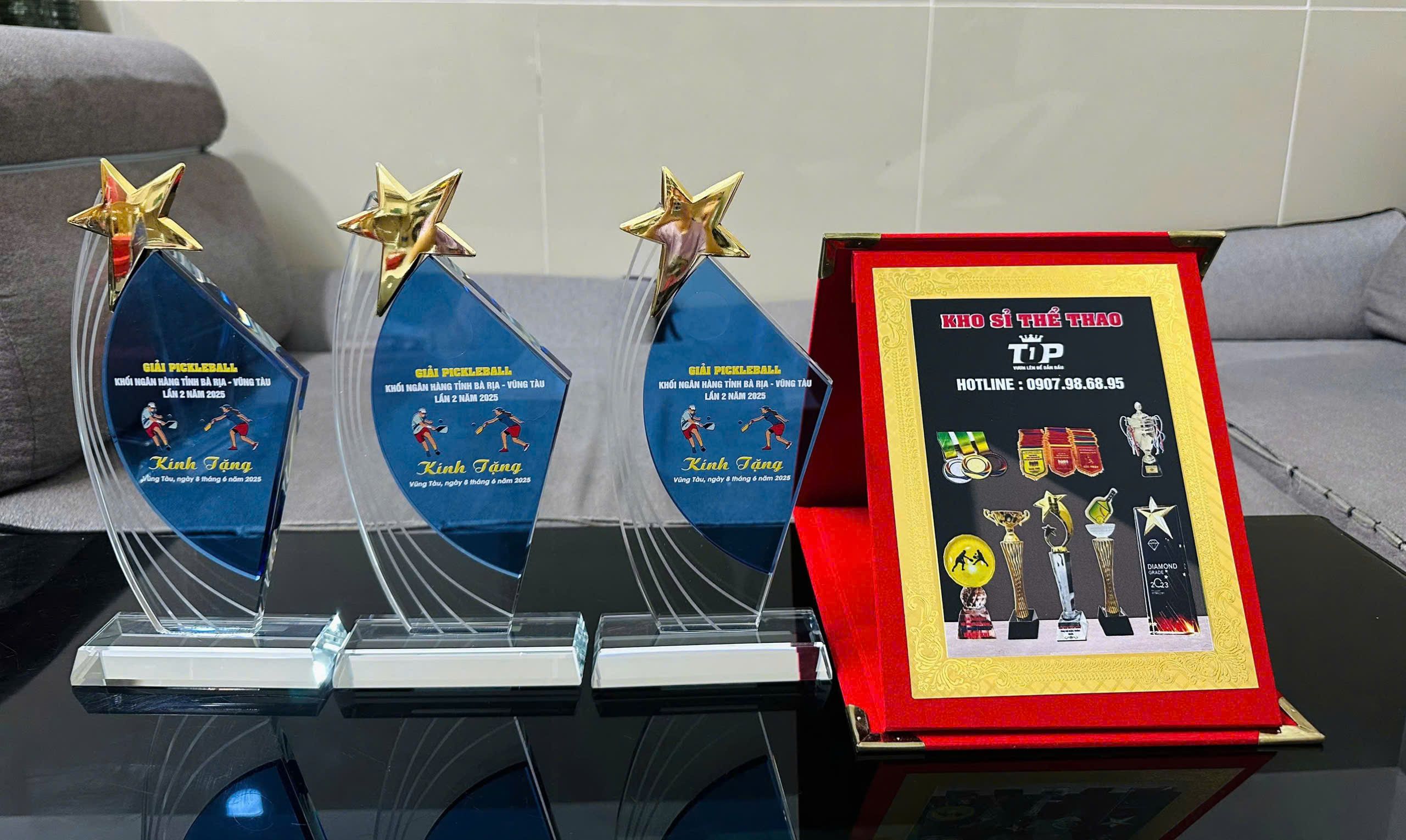 CÚP THỂ THAO 11 1 z6830227731113 3b85c1b057743edc7d1f425e5d150032