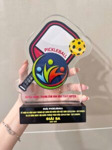 CÚP THỂ THAO 08 12 z6830227772551 4011a1b4649e7a80cd5f60b39ff3f447