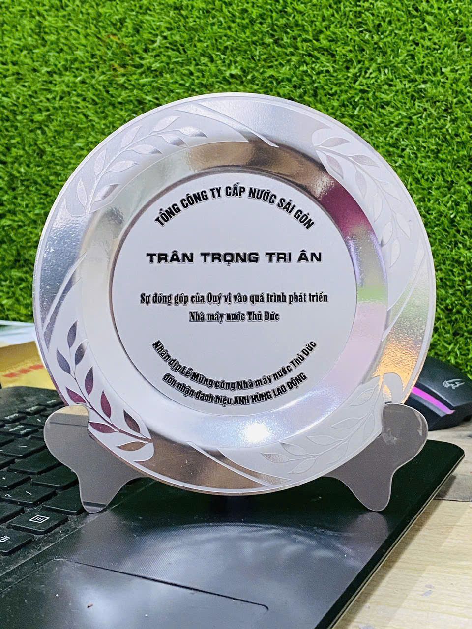 KỶ NIỆM CHƯƠNG ĂN MÒN CAO CẤP 03 1 z6871370168538 eecb471be39794b5ef4238cf702ebfea