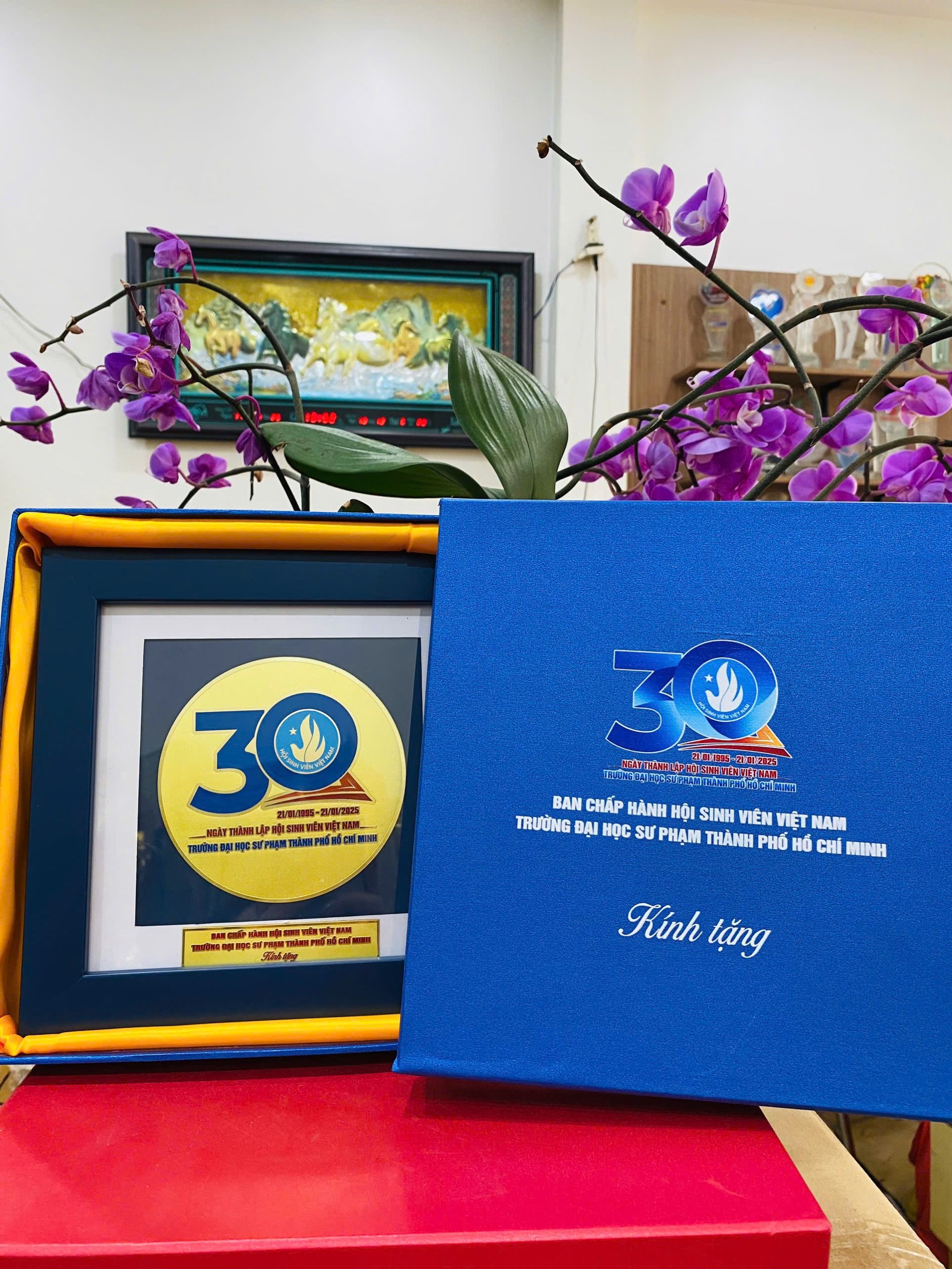 KỶ NIỆM CHƯƠNG ĂN MÒN CAO CẤP 05 4 z6871384658283 10dcf1c4d7e529de11fd5d7478f4d0b6