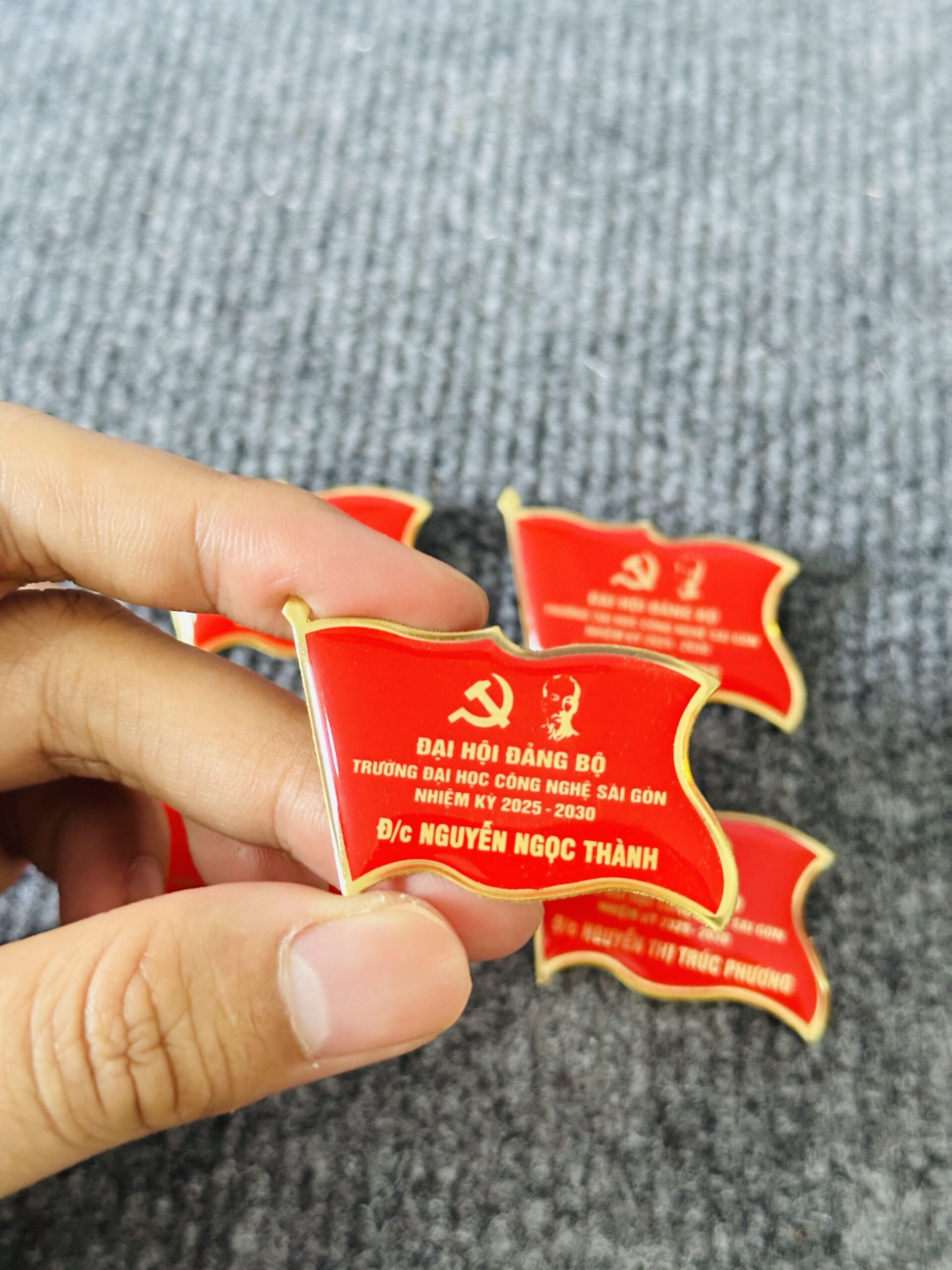 HUY HIỆU SẢN XUẤT THEO YÊU CẦU CAO CẤP 03 4 z6871546328448 7ca25fc1d3fda5dea79d1aff6cd21b19 scaled