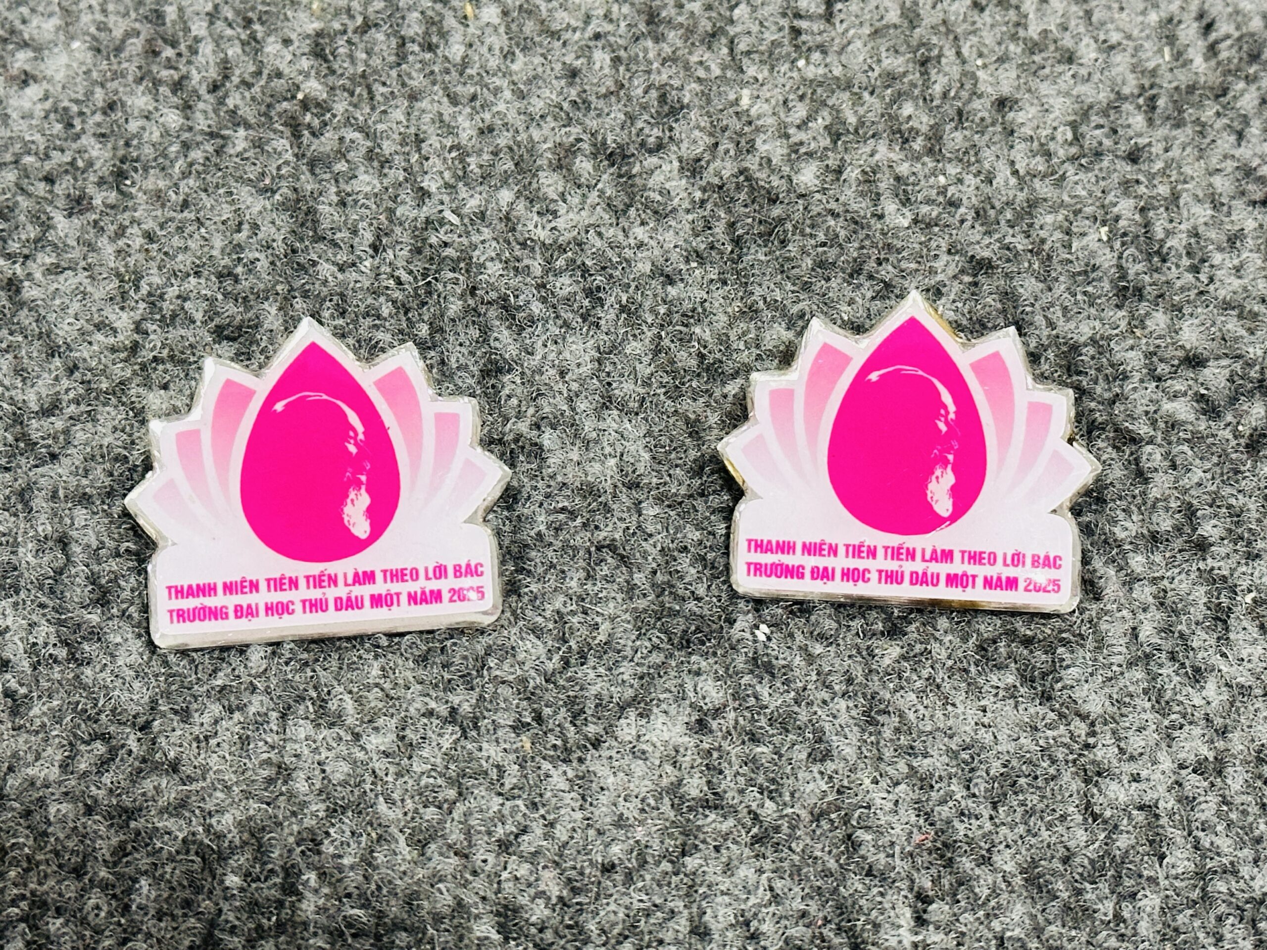 HUY HIỆU SẢN XUẤT THEO YÊU CẦU 04 5 z6871546380232 c37935b56cf3962be1e7dc90592b8c16 scaled