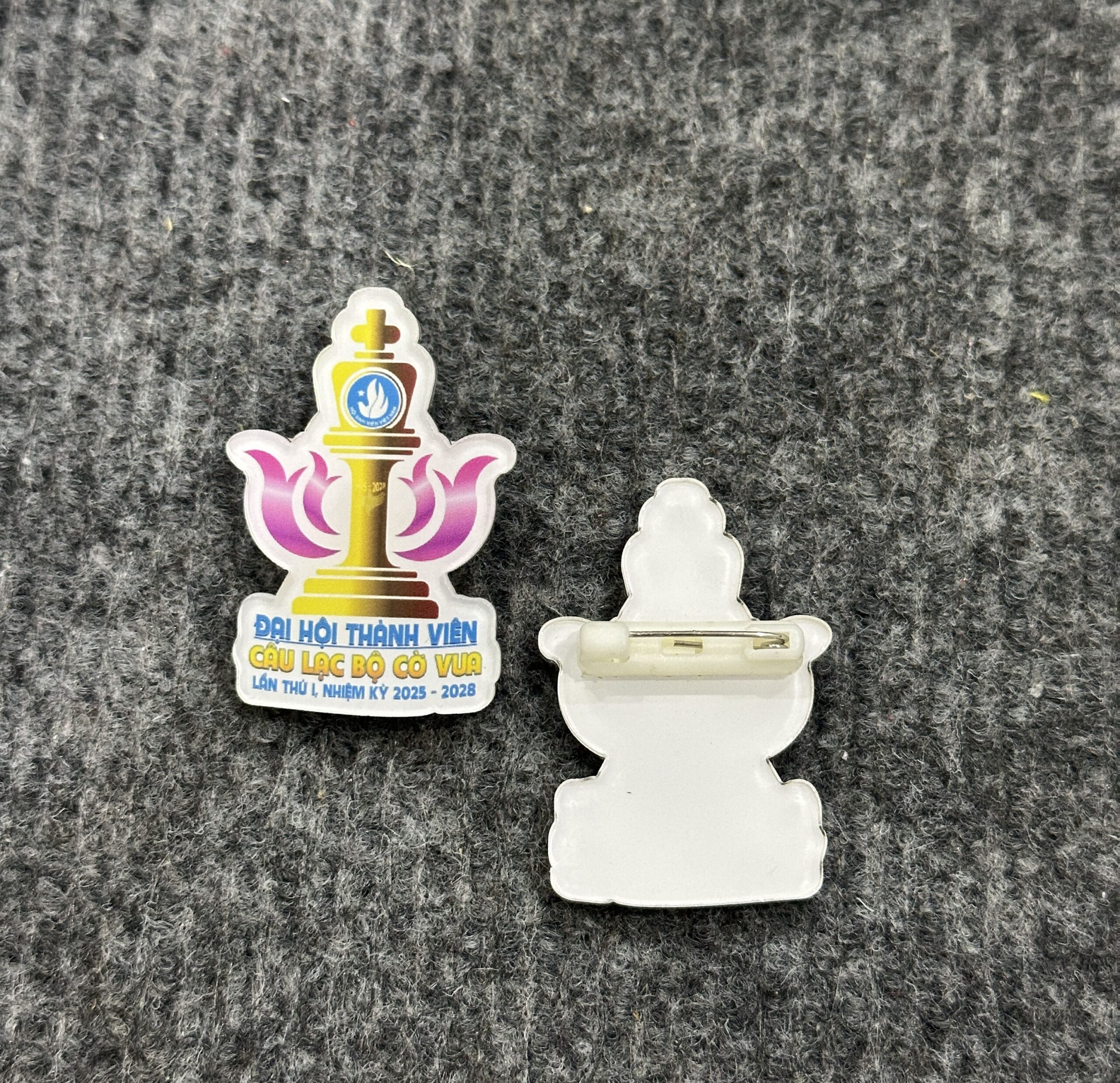 HUY HIỆU SẢN XUẤT THEO YÊU CẦU 03 2 z6871546454234 b3e4a7bb493cefaabc37694189110975 scaled