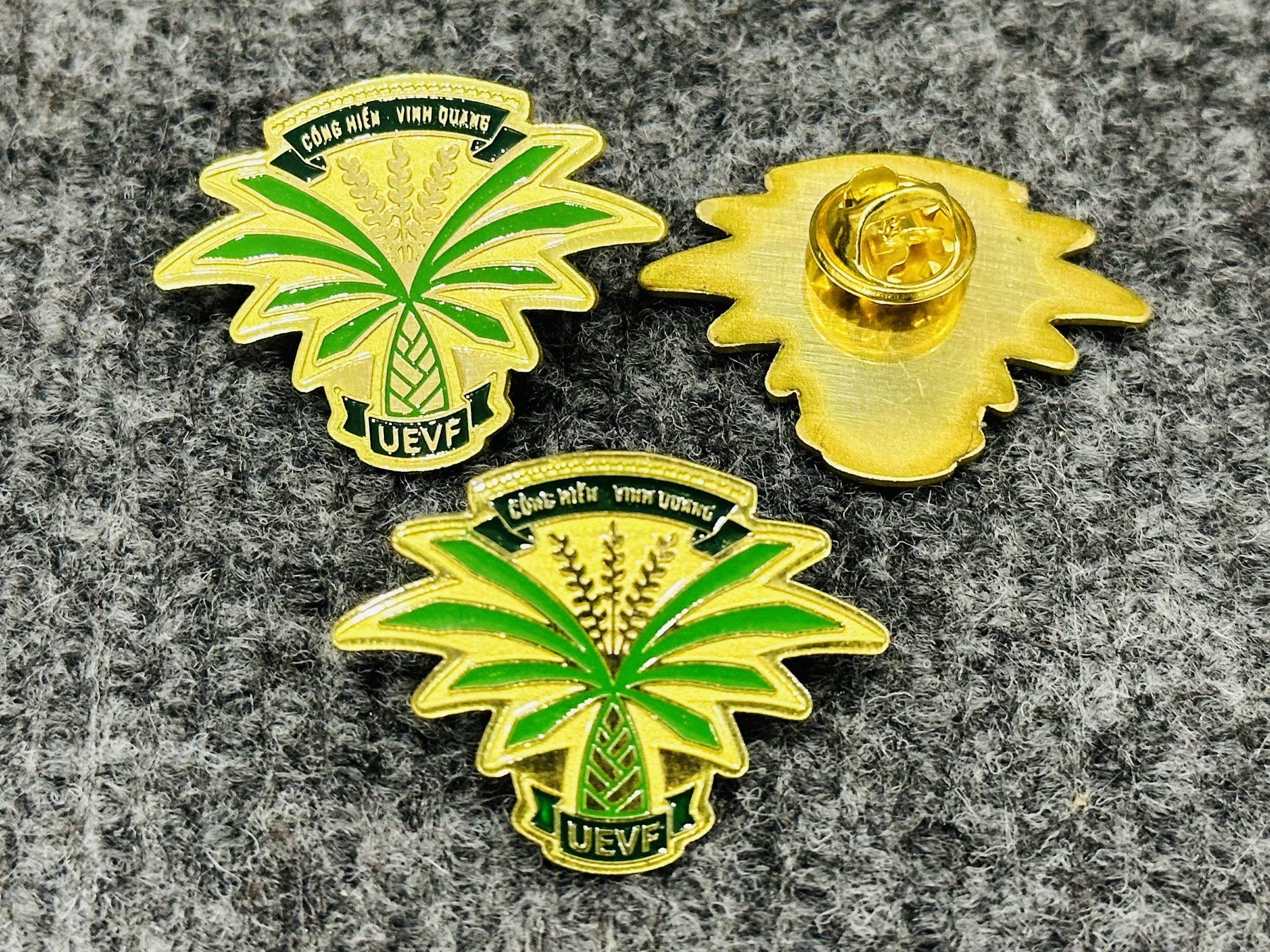 HUY HIỆU SẢN XUẤT THEO YÊU CẦU CAO CẤP 07 7 z6871561452740 e2c2114a508916a7e5c79bd78911352c