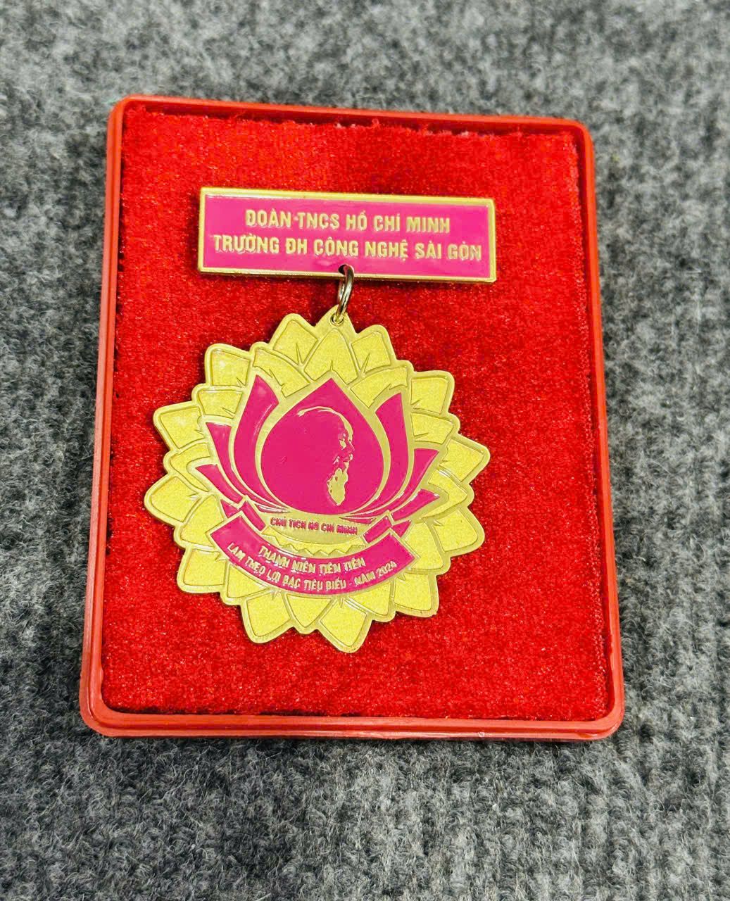 HUY HIỆU SẢN XUẤT THEO YÊU CẦU CAO CẤP 11 4 z6871571130270 6e6eaa971ac7dd5611b4091d0db67acb