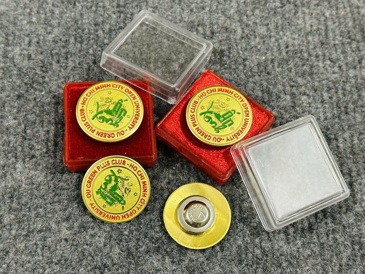 HUY HIỆU SẢN XUẤT THEO YÊU CẦU CAO CẤP 02 5 z6871571184532 e97a9f0efa65fbe6abd2022b5df4b94d