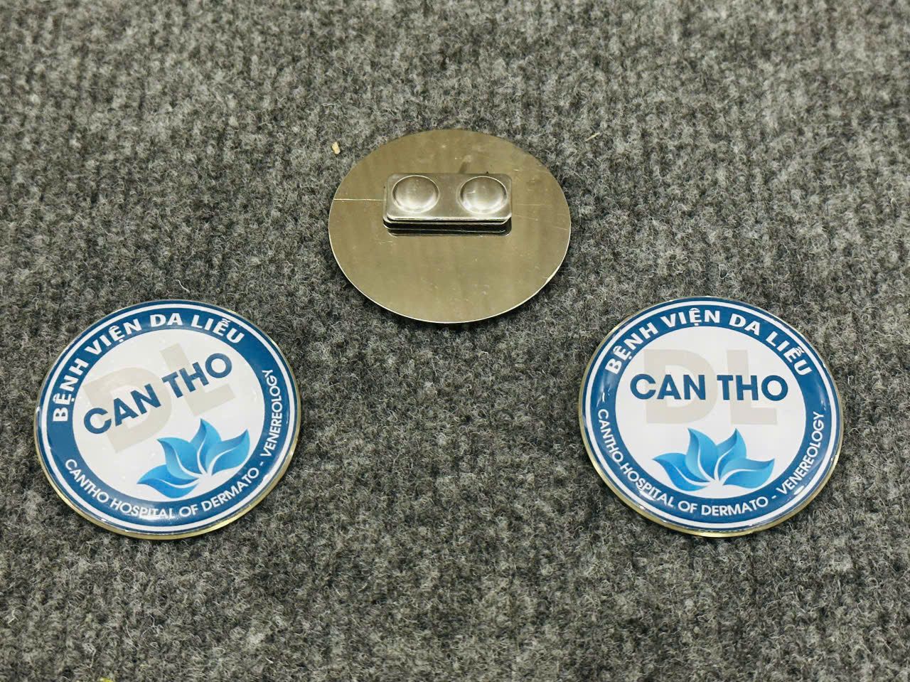 HUY HIỆU SẢN XUẤT THEO YÊU CẦU CAO CẤP 05 5 z6871571361672 e1f7f10d21bcddccf232a112afc4b55c