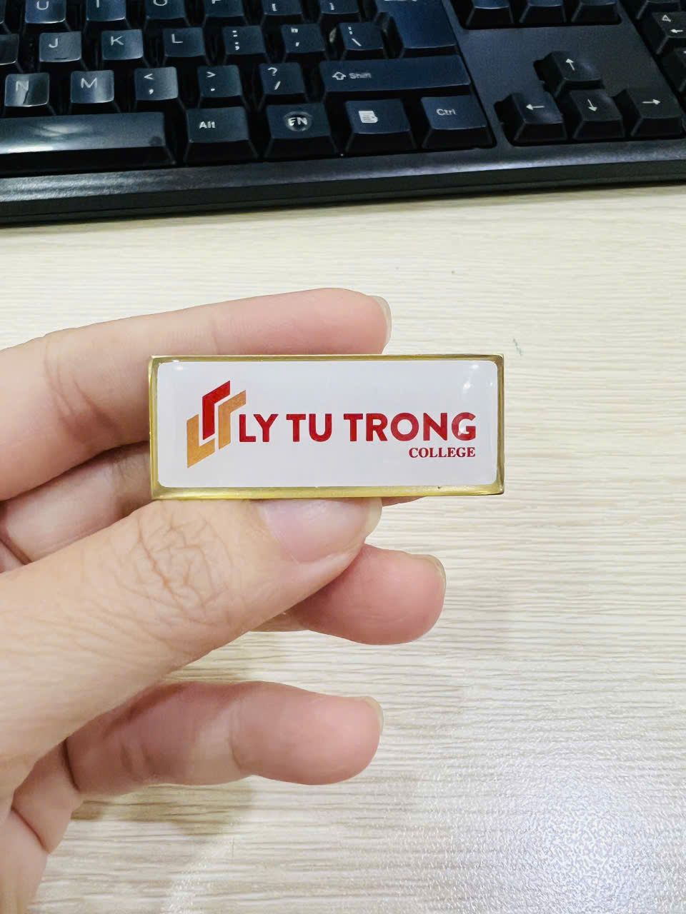 HUY HIỆU SẢN XUẤT THEO YÊU CẦU CAO CẤP 05 2 z6871571695571 c11cf9b5e7346fadf6af8027fbbfbf47