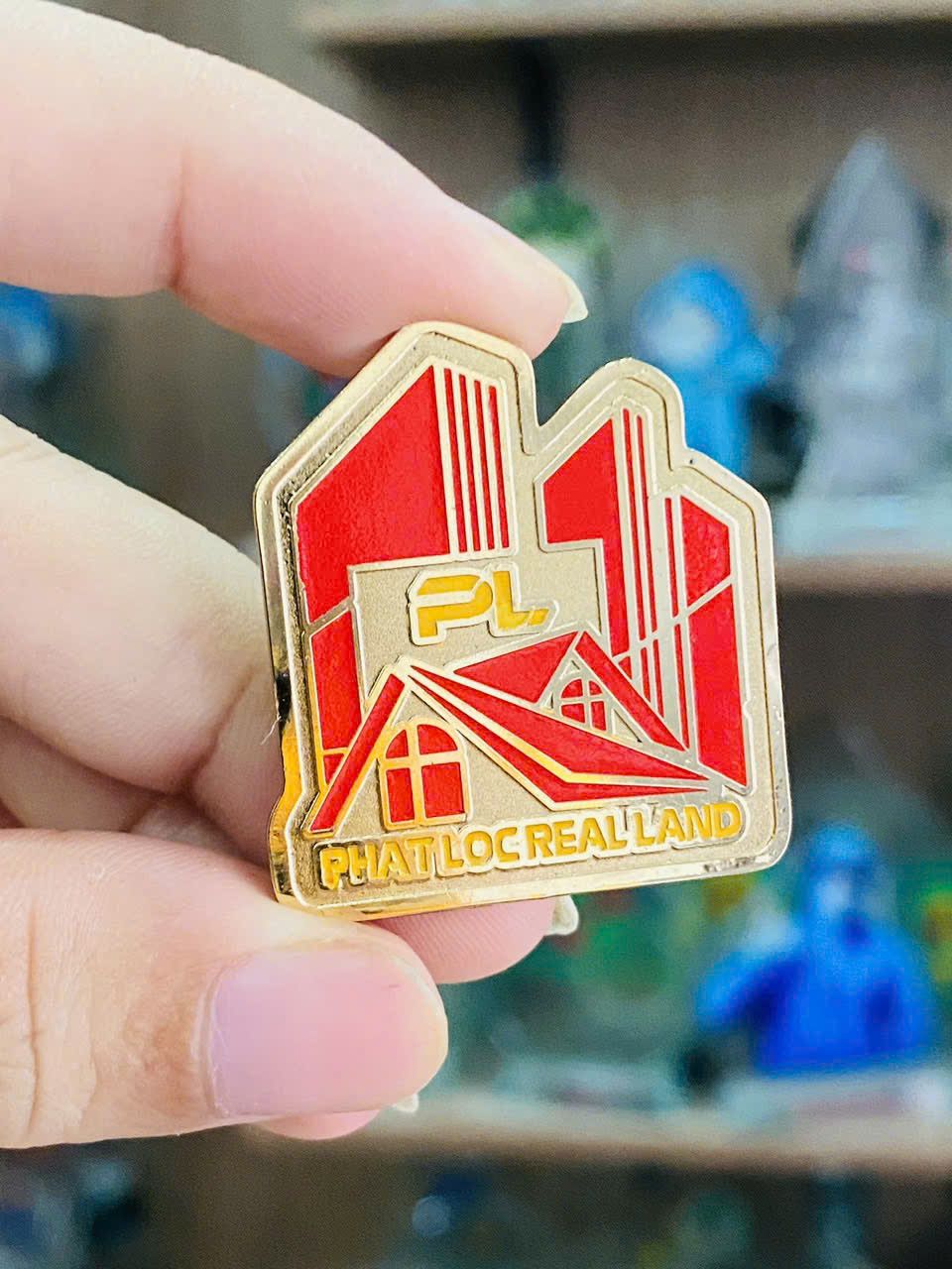 HUY HIỆU SẢN XUẤT THEO YÊU CẦU CAO CẤP 06 4 z6871571714052 bf450922703644c572003112e77469d4