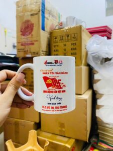 LY SỨ 03 12 z6871585736672 7155435cd179a5554af6d1079be7d4c9