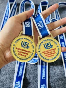 HUY CHƯƠNG ĂN MÒN 09 10 z6871606719478 0d7d611fd6bc2b7b0b9e9b66a6262a8c