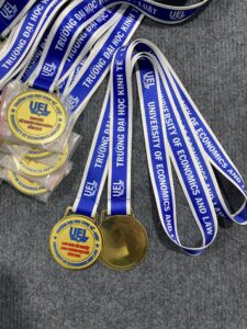 HUY CHƯƠNG ĂN MÒN 02