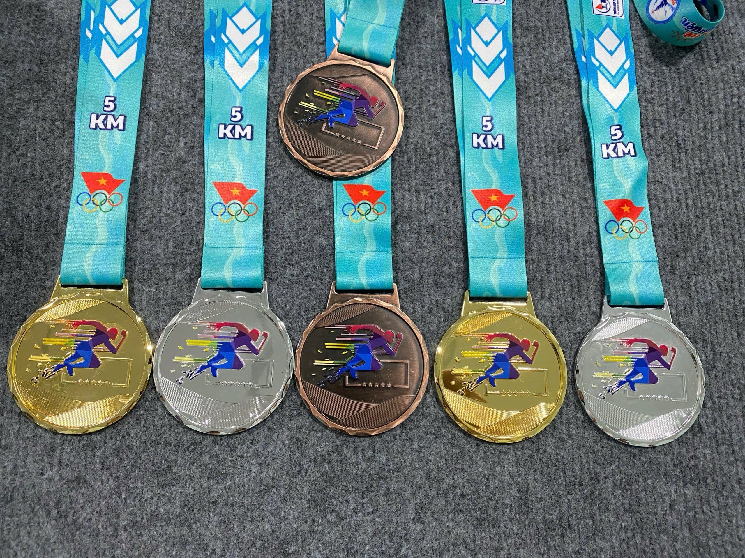 HUY CHƯƠNG THỂ THAO 03 3 z6871606865493 b0014a7c87098ac4c4672a8baca3a67e