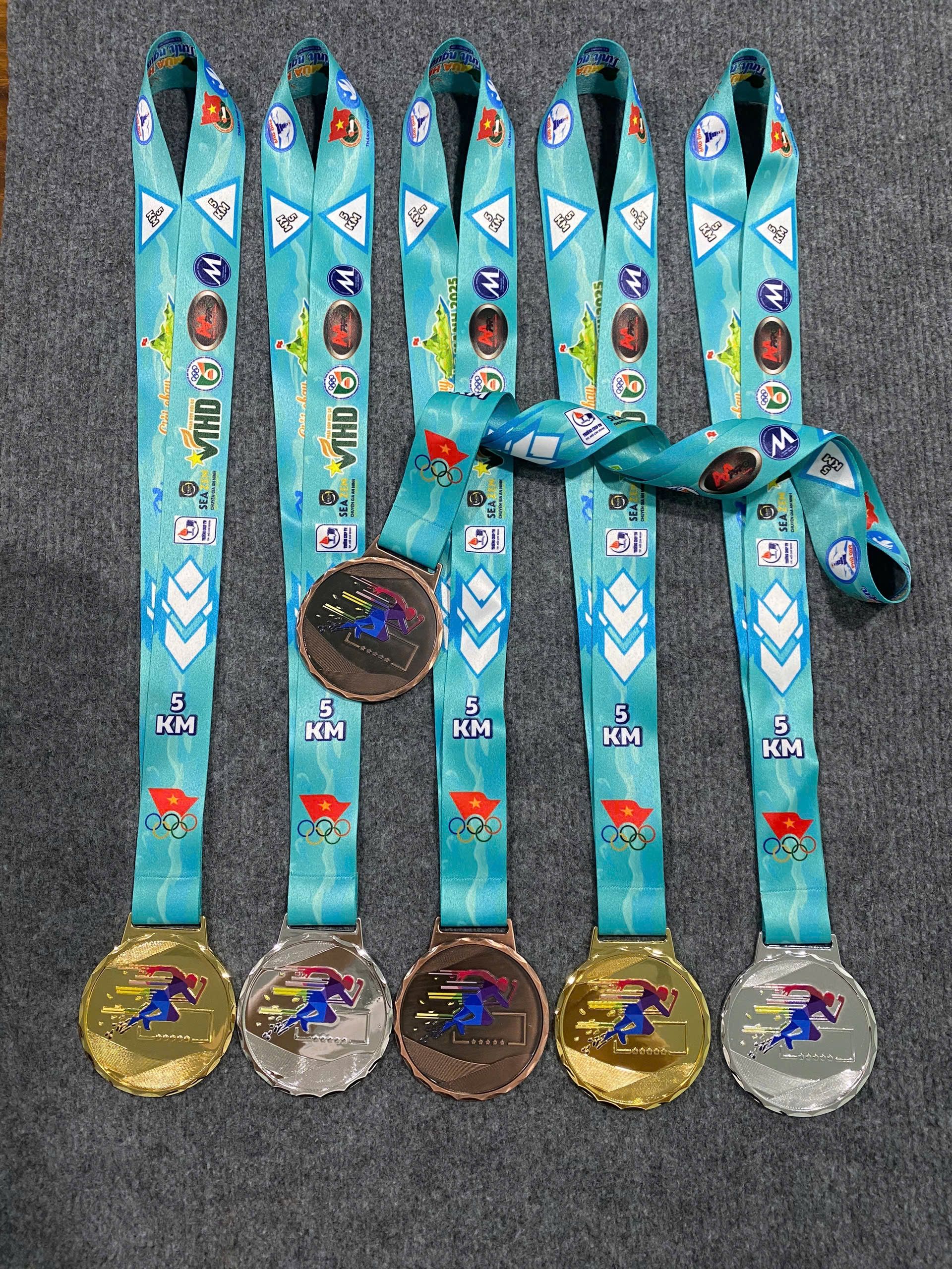 HUY CHƯƠNG THỂ THAO 03 1 z6871606876625 b6153383984034b7c2e00d3a274c8f96