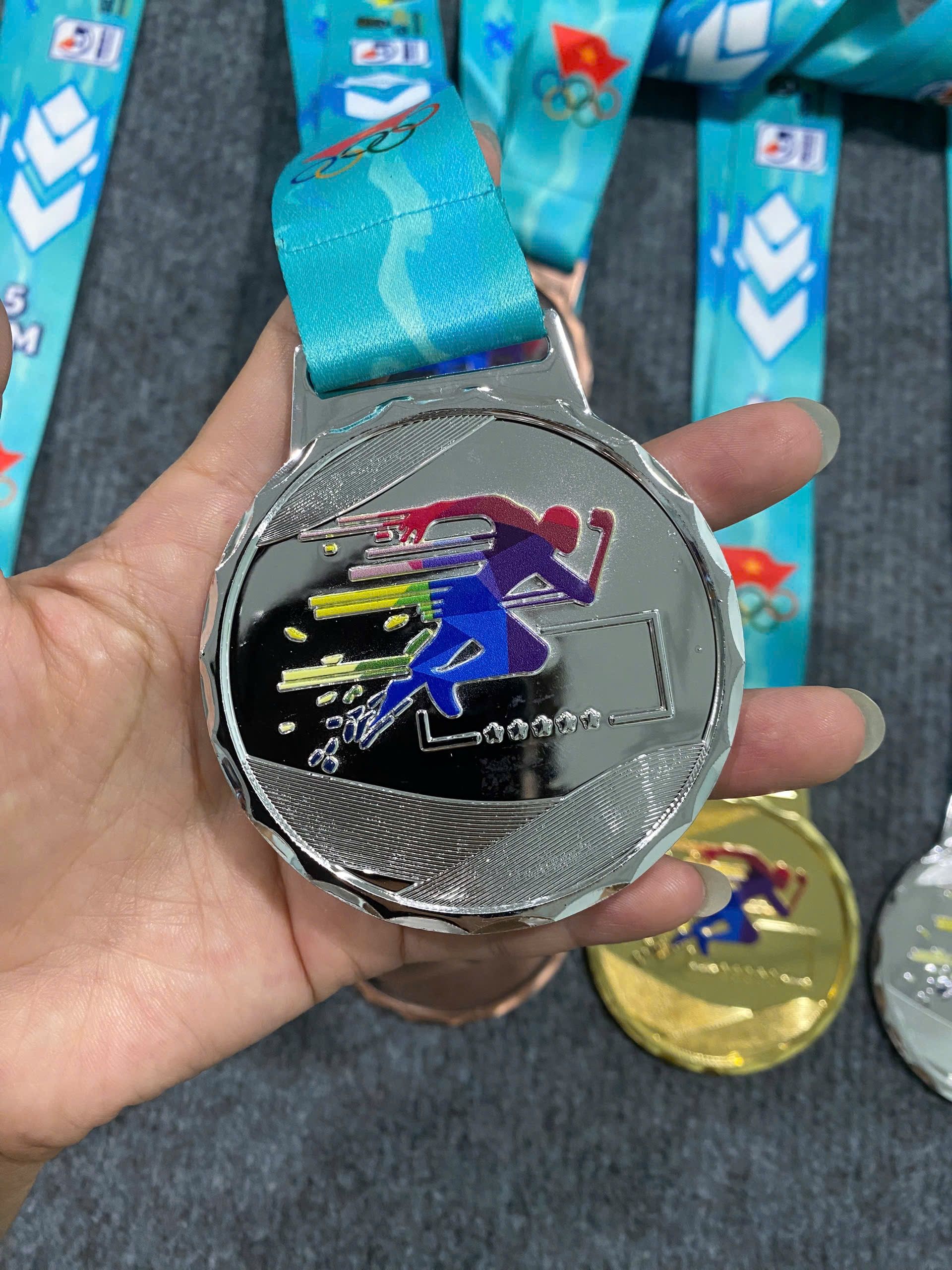 HUY CHƯƠNG THỂ THAO 01 6 z6871606879778 50f18fcf0ad920ca681b66c85b460f5a