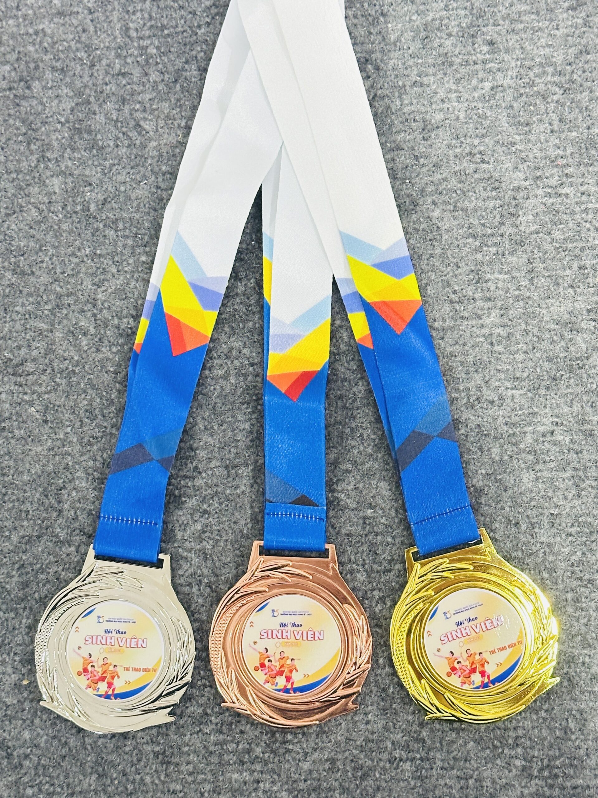 HUY CHƯƠNG THỂ THAO 01 4 z6871641648930 c78ab72ffaedd7ff8127d86a436829d1 scaled