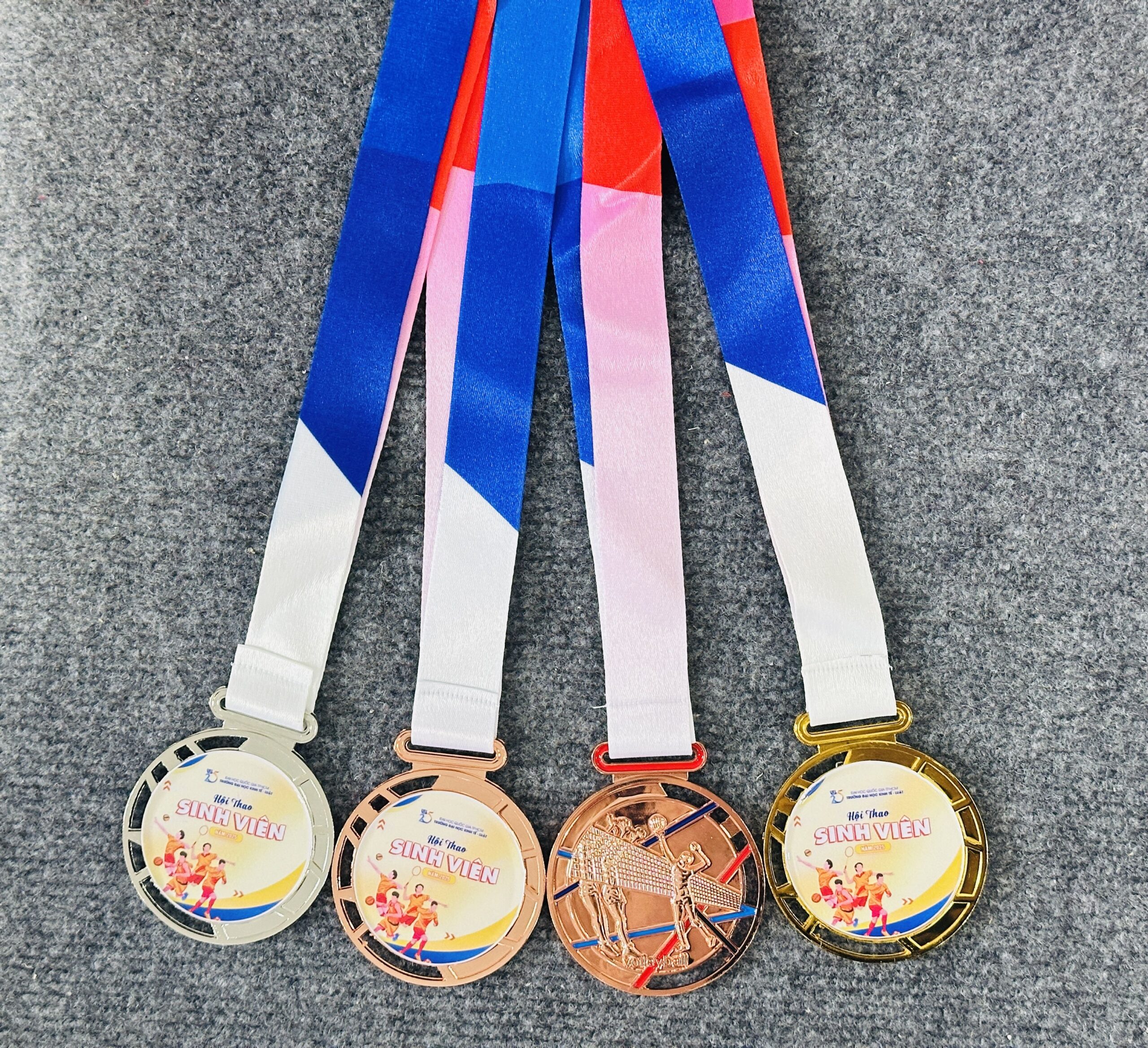 HUY CHƯƠNG THỂ THAO 01 3 z6871641659781 27c2d757e3efdaae6d23c75933d5ae7e scaled