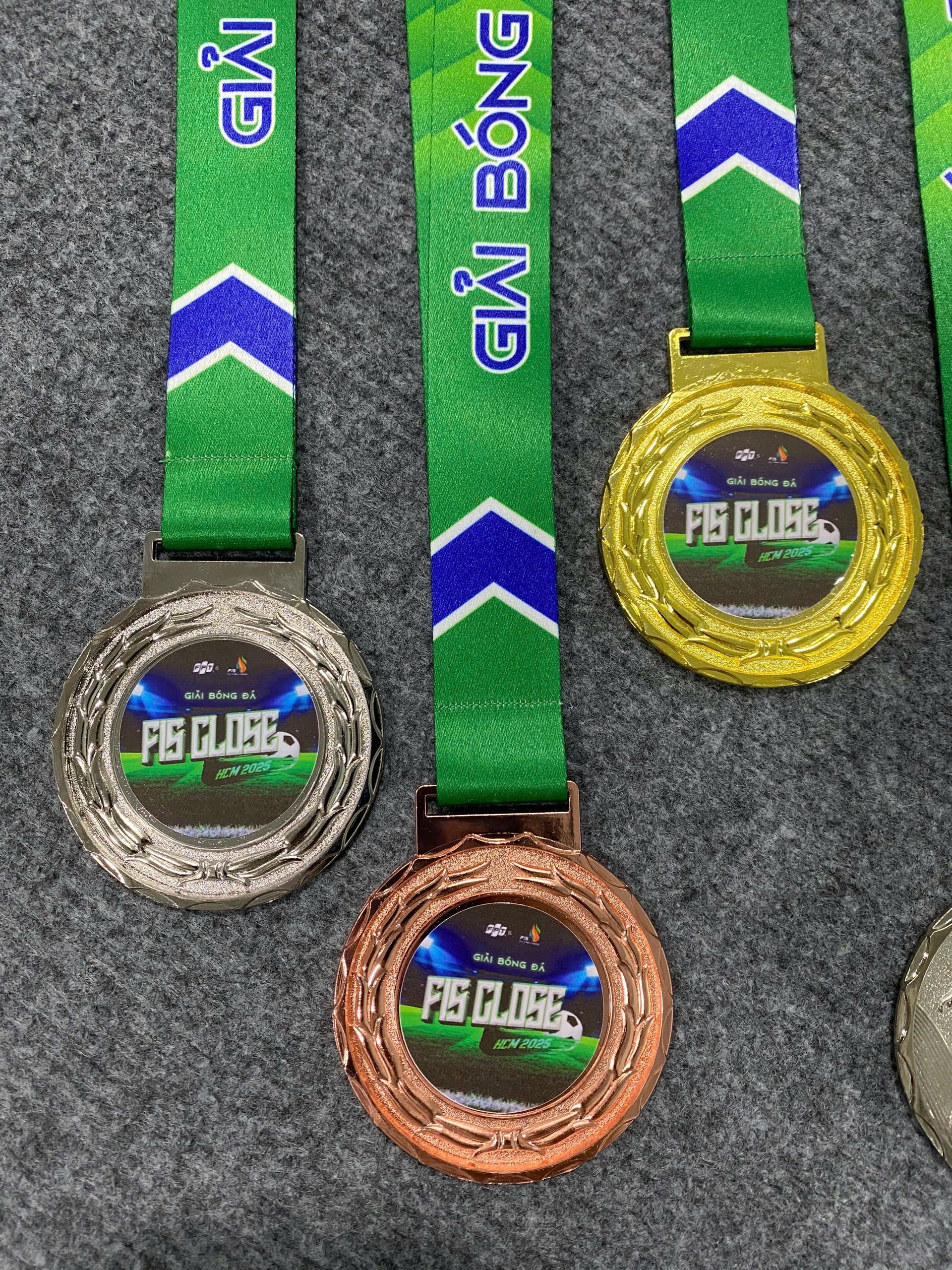 HUY CHƯƠNG THỂ THAO 13 2 z6871641685714 670d957655ccf5eaa727a6f2c97e4d19