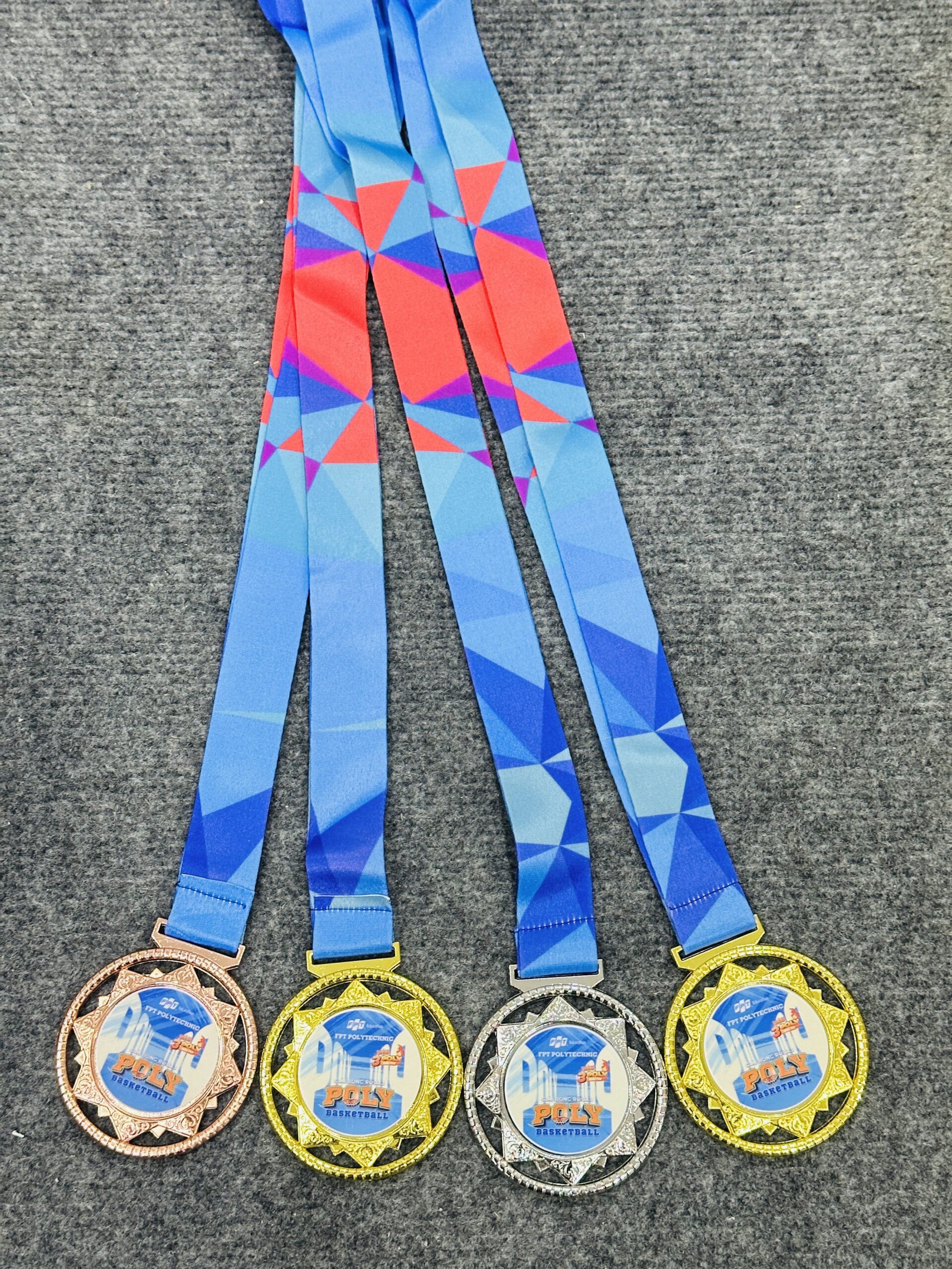 HUY CHƯƠNG THỂ THAO 12 6 z6871641698168 857d5a6d128674264407dcda330ea400 scaled