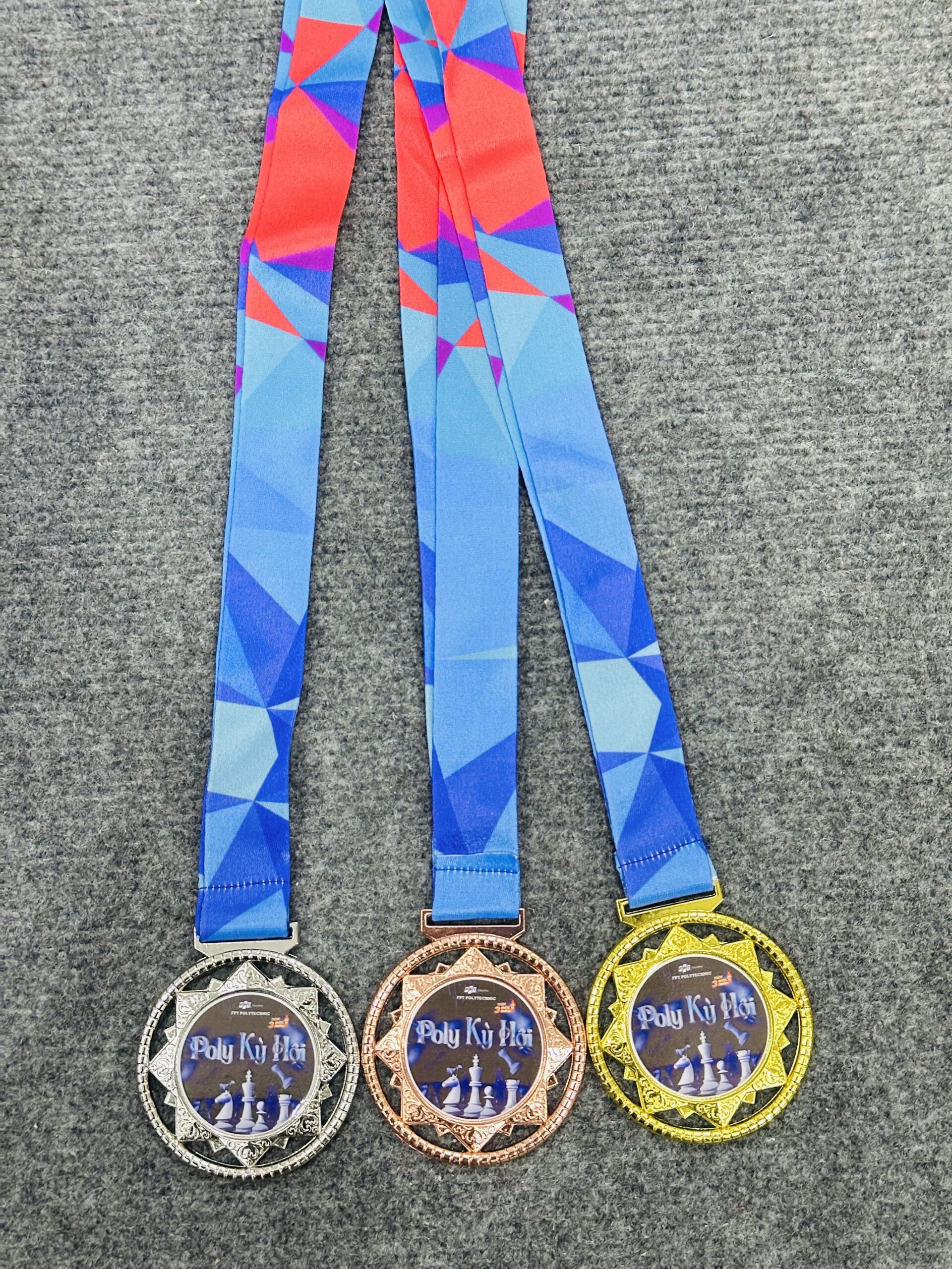 HUY CHƯƠNG THỂ THAO 12 5 z6871641711974 0bae0e55661c4e2b5b35132ef4bbe66f scaled