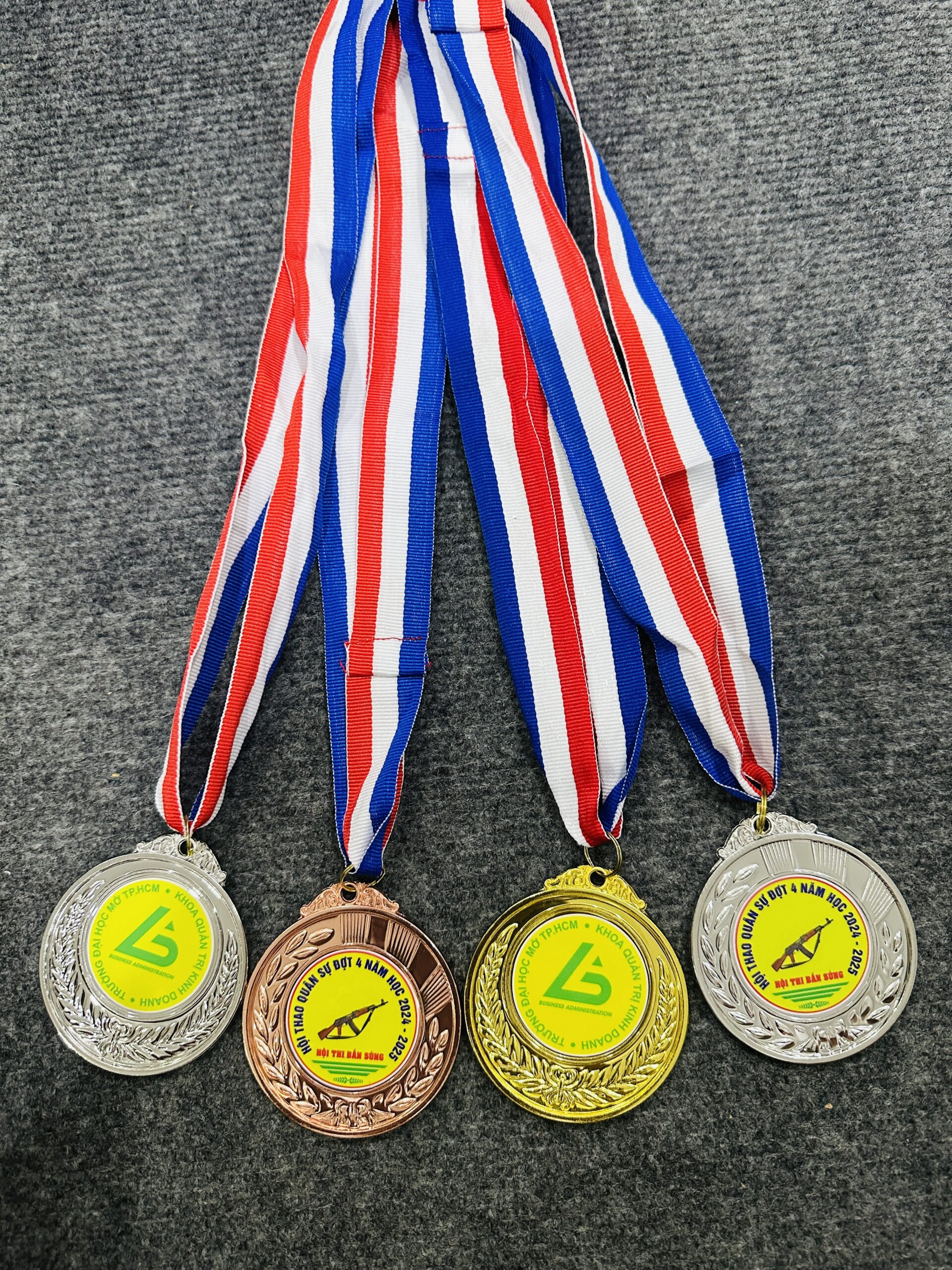 HUY CHƯƠNG THỂ THAO 09 6 z6871641715713 bf56b5212693ef27f5669617e22f3ad0 scaled