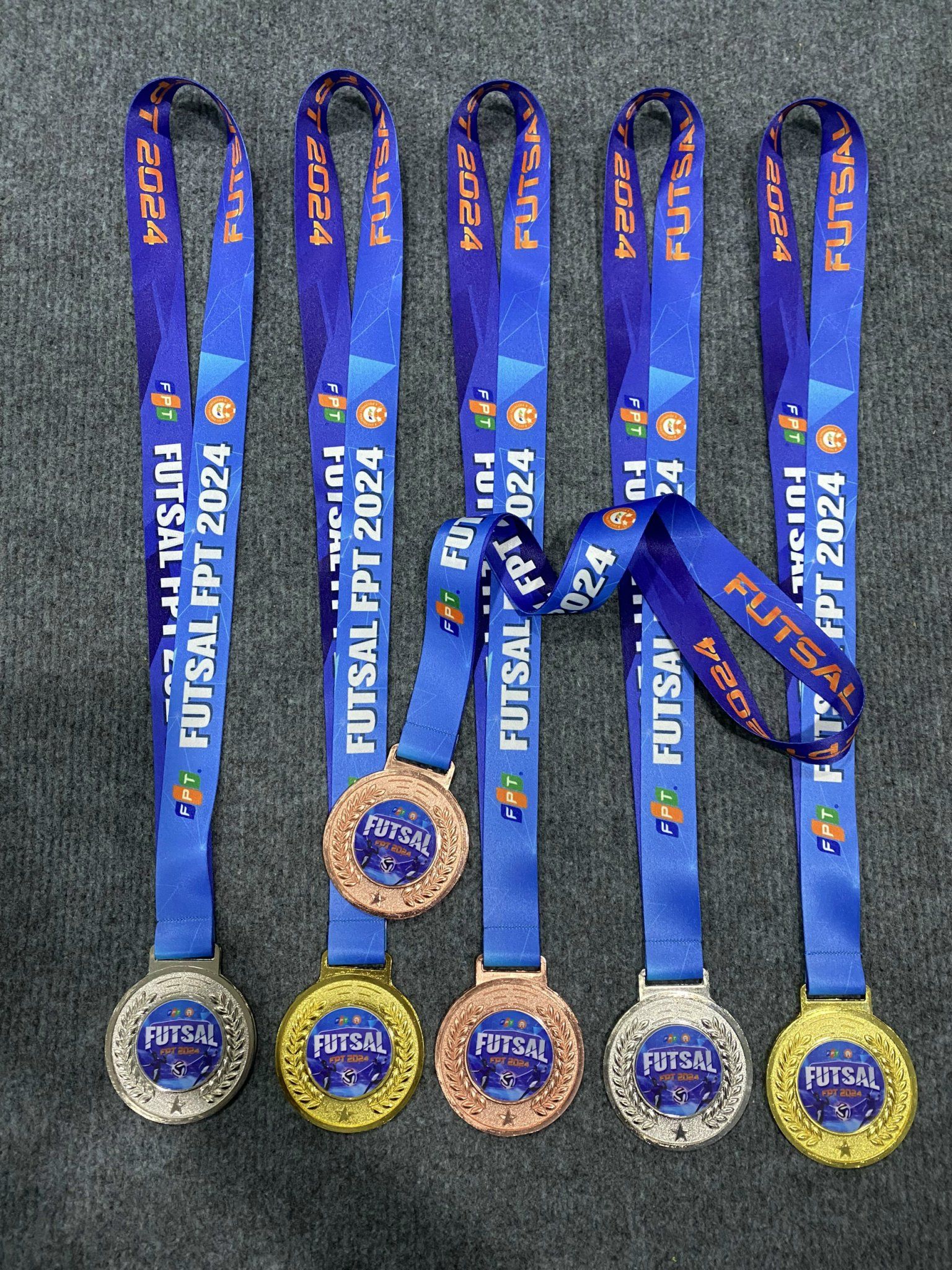 HUY CHƯƠNG THỂ THAO 10 3 z6871641806583 631b863dc35c7c5124b37f8f41bfd3f4