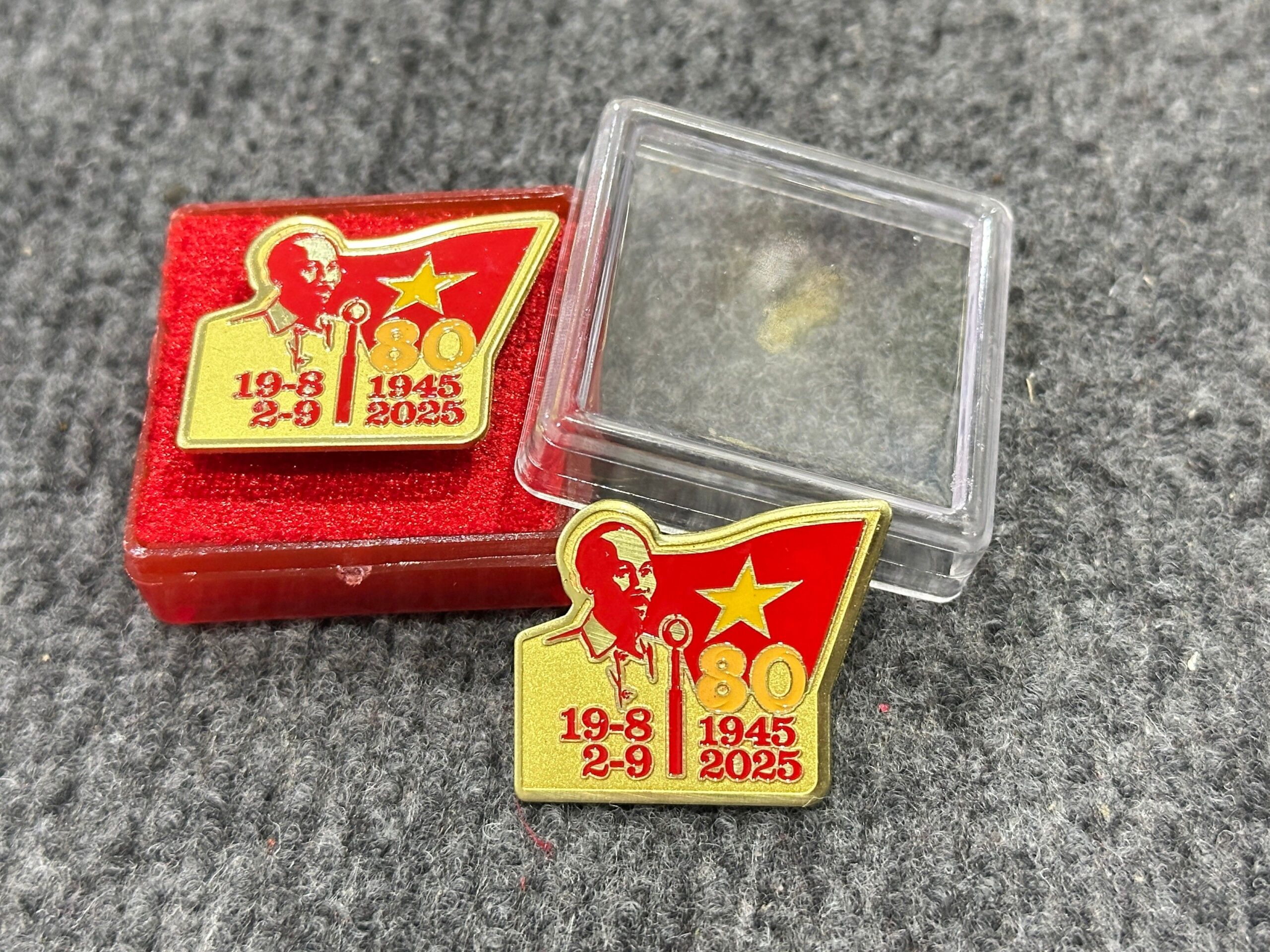 HUY HIỆU SẢN XUẤT THEO YÊU CẦU CAO CẤP 01 6 z6871649904546 67fecec32791c9d9ab8c7c8734dd016b scaled