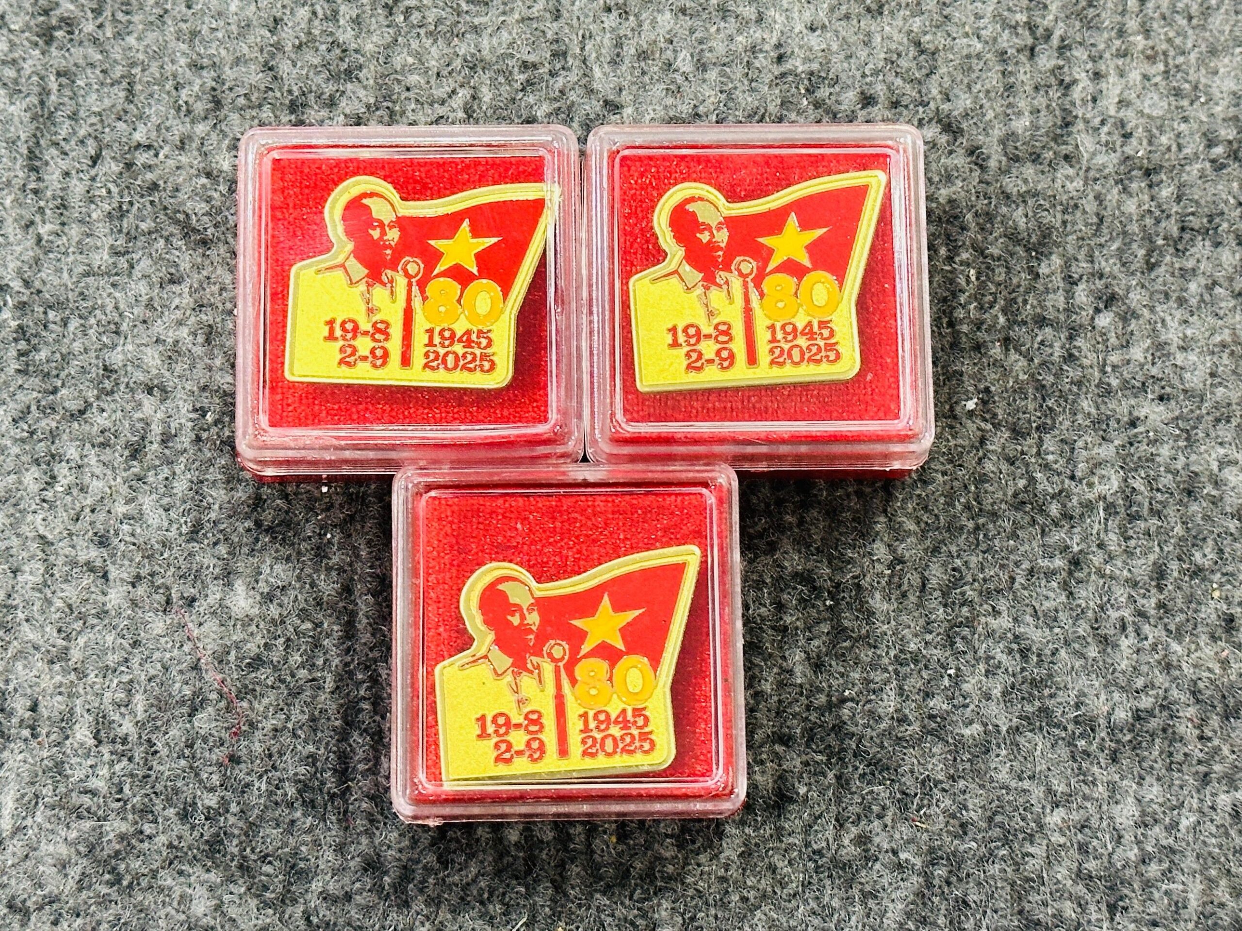 HUY HIỆU SẢN XUẤT THEO YÊU CẦU CAO CẤP 01 3 z6871650168364 b4052a4835402f9faaf2cf989e02da8c scaled