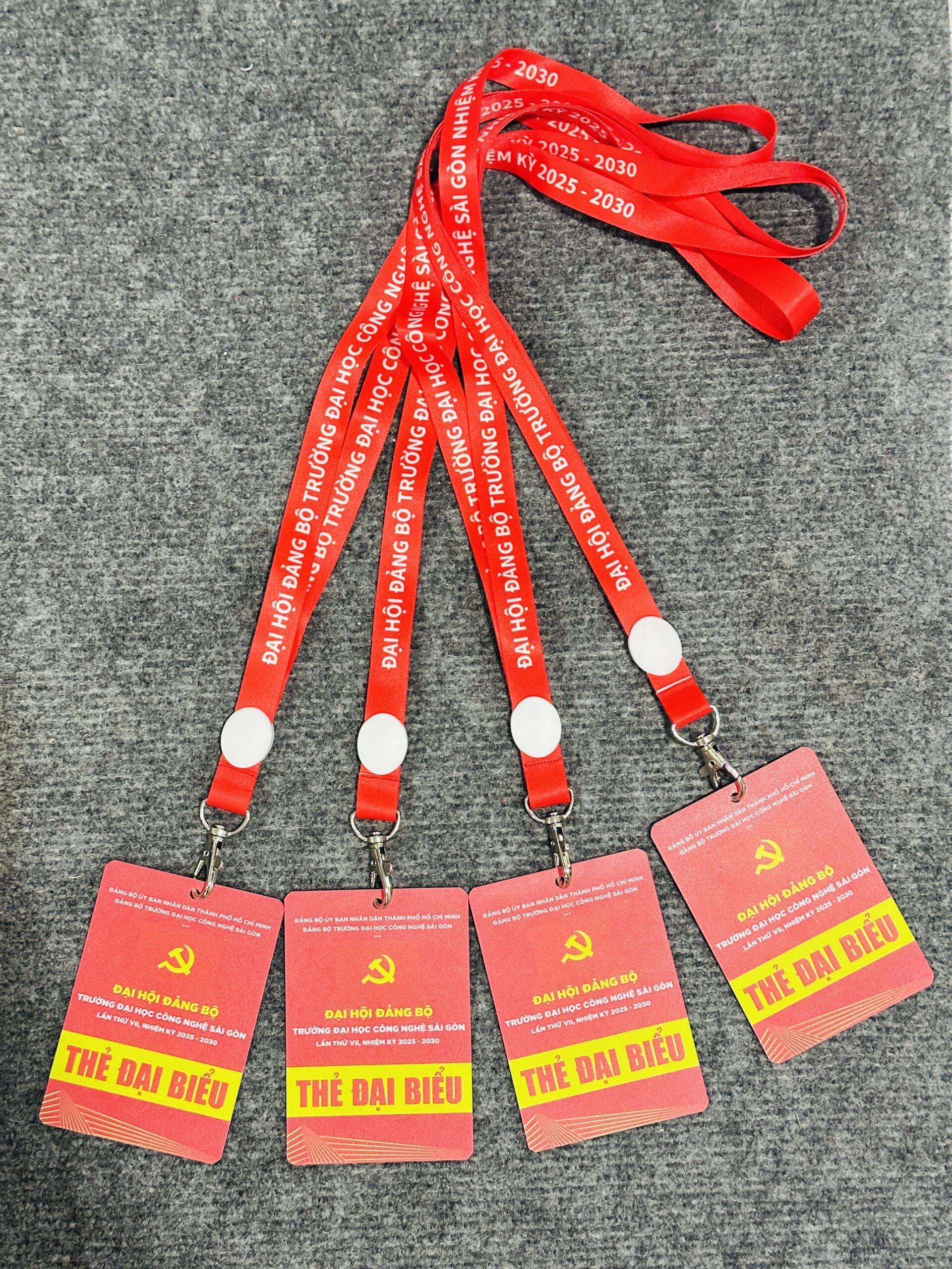 DÂY ĐEO THẺ - THIẾT KẾ THEO YÊU CẦU 06 3 z6871704459872 904ff218db8a239ab472adbdc45e1daa scaled