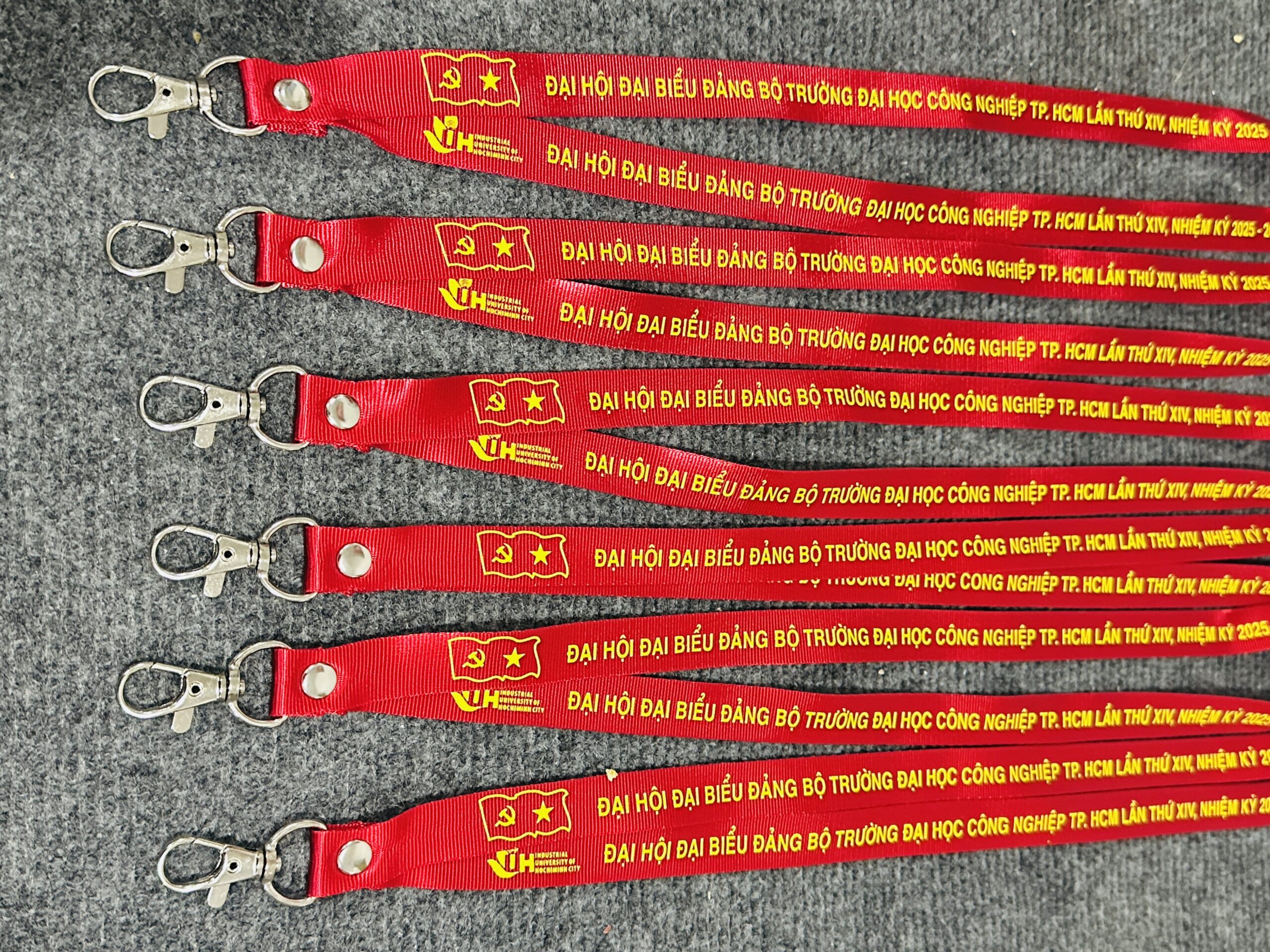 DÂY ĐEO THẺ - THIẾT KẾ THEO YÊU CẦU 01 3 z6871707741633 031827f24f4670158242858137b5df43 scaled