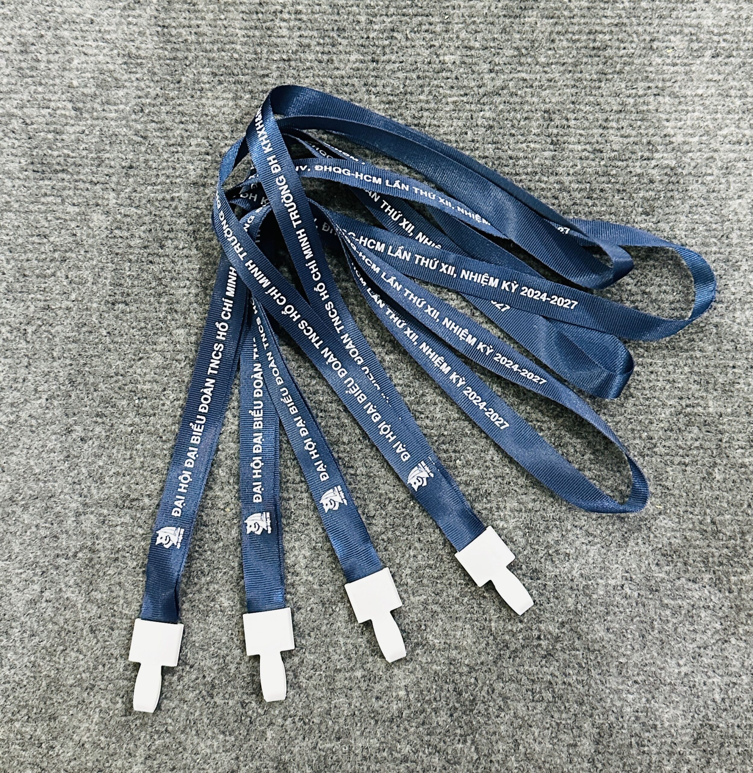 DÂY ĐEO THẺ - THIẾT KẾ THEO YÊU CẦU 02 4 z6871707757161 fb154f918d7b22687dd6efecdb12234f scaled