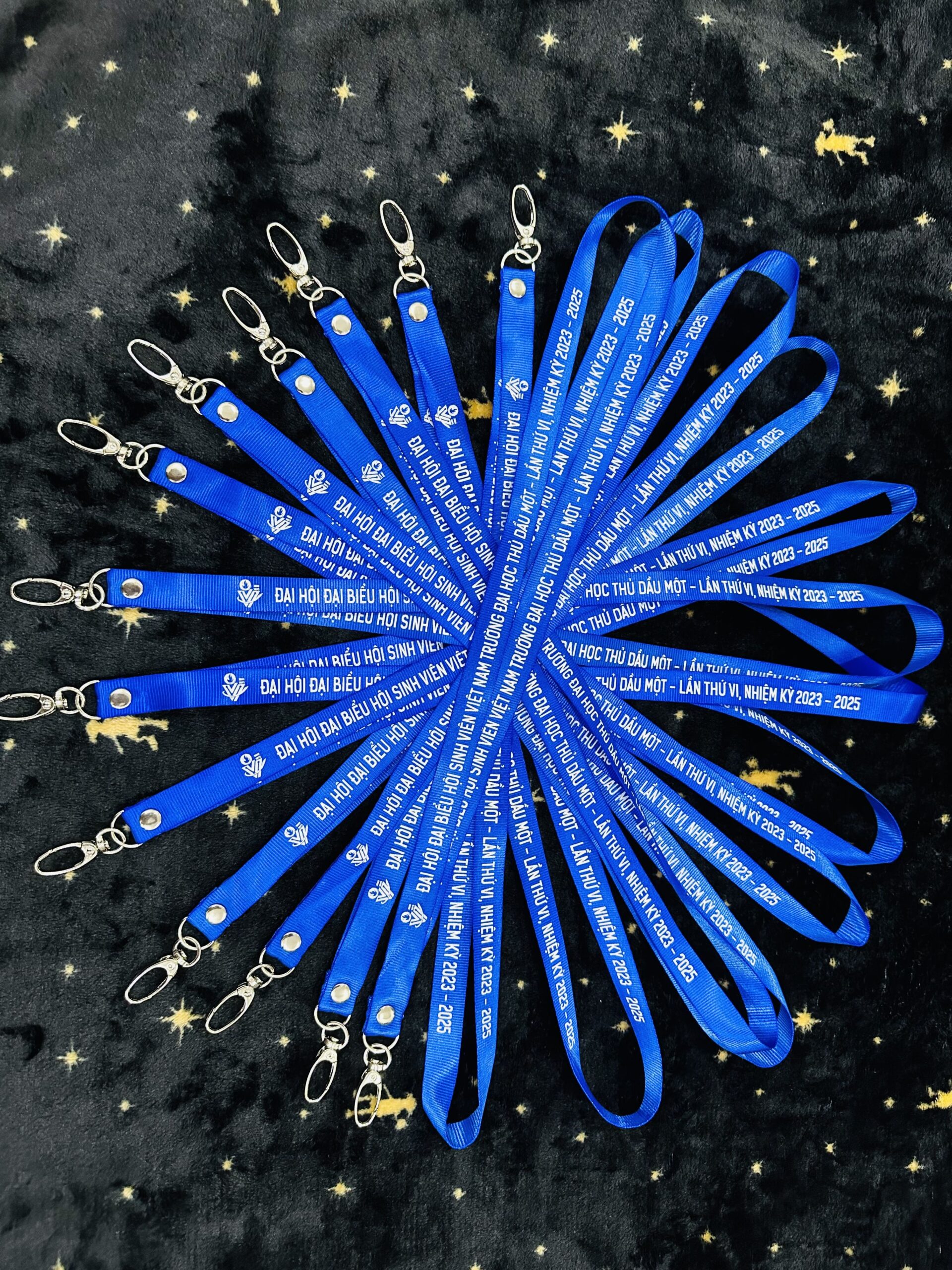 DÂY ĐEO THẺ - THIẾT KẾ THEO YÊU CẦU 03 4 z6871707795624 a40322059998136f8f5b349f9c6ff313 scaled