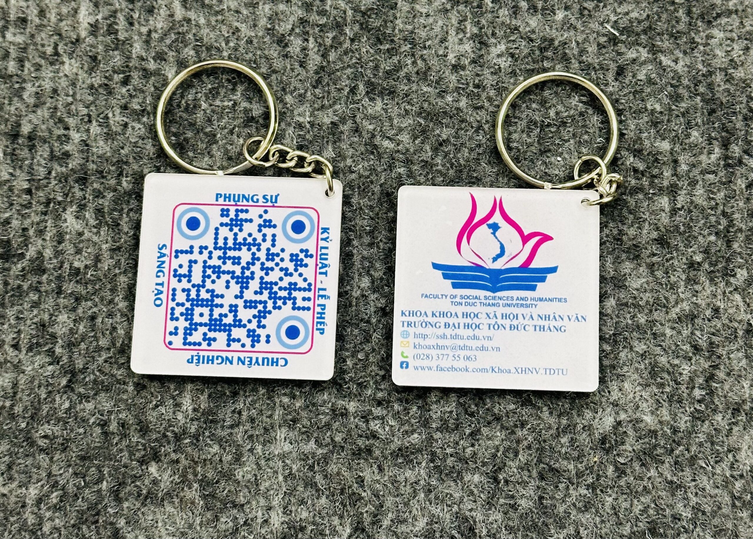 MÓC KHOÁ SẢN XUẤT THEO YÊU CẦU 07 1 z6871745481610 f33b13e1dc53050a479456dbdf6af6a7 scaled