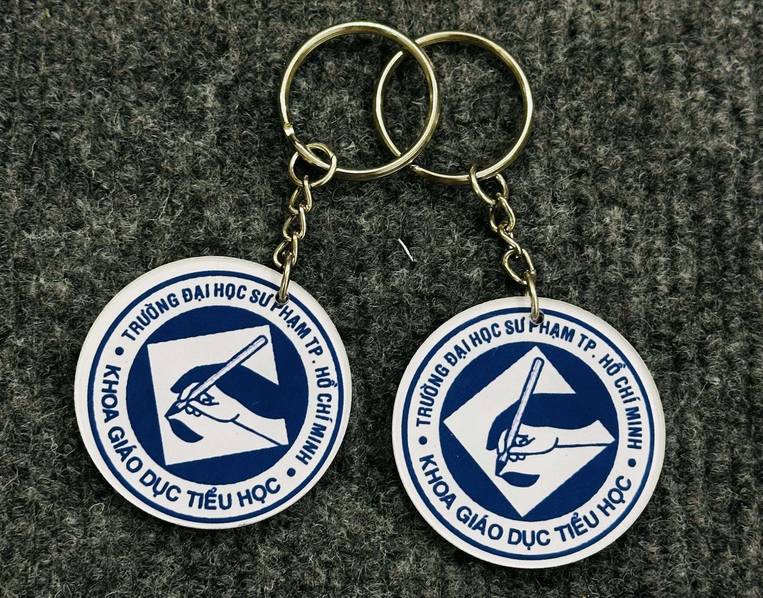 MÓC KHOÁ SẢN XUẤT THEO YÊU CẦU 05 3 z6871745548998 9b971c6c6ff23f4236a4cf09ee7a5f05 scaled