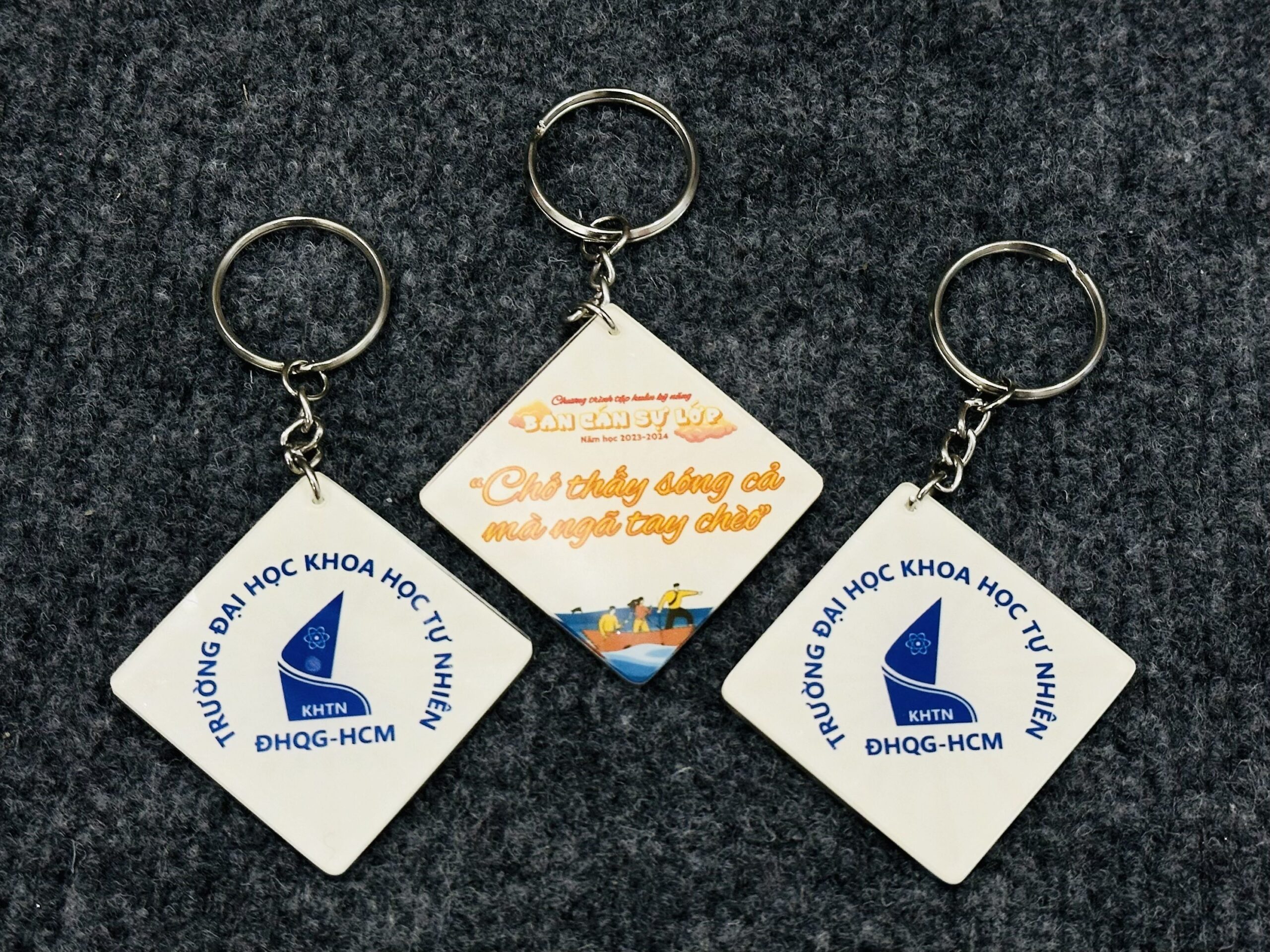 MÓC KHOÁ SẢN XUẤT THEO YÊU CẦU 03 1 z6871745599089 f21ebaa2420c254fcae251e657503cb8 1 scaled