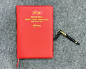 COMBO SỔ BÚT 03 8 z6871769891639 b9c28c347c1b7eb68ee23a3d639e44eb