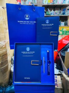 COMBO SỔ BÚT 01 10 z6871770790384 4a7000d86afecae53650926f02cf2179