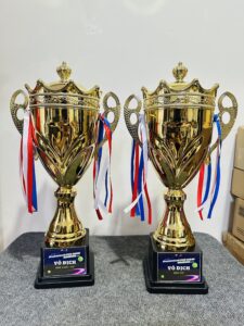 CÚP THỂ THAO 19 10 z6871793656296 a2f91bc8a014d6c1d764296752628fea