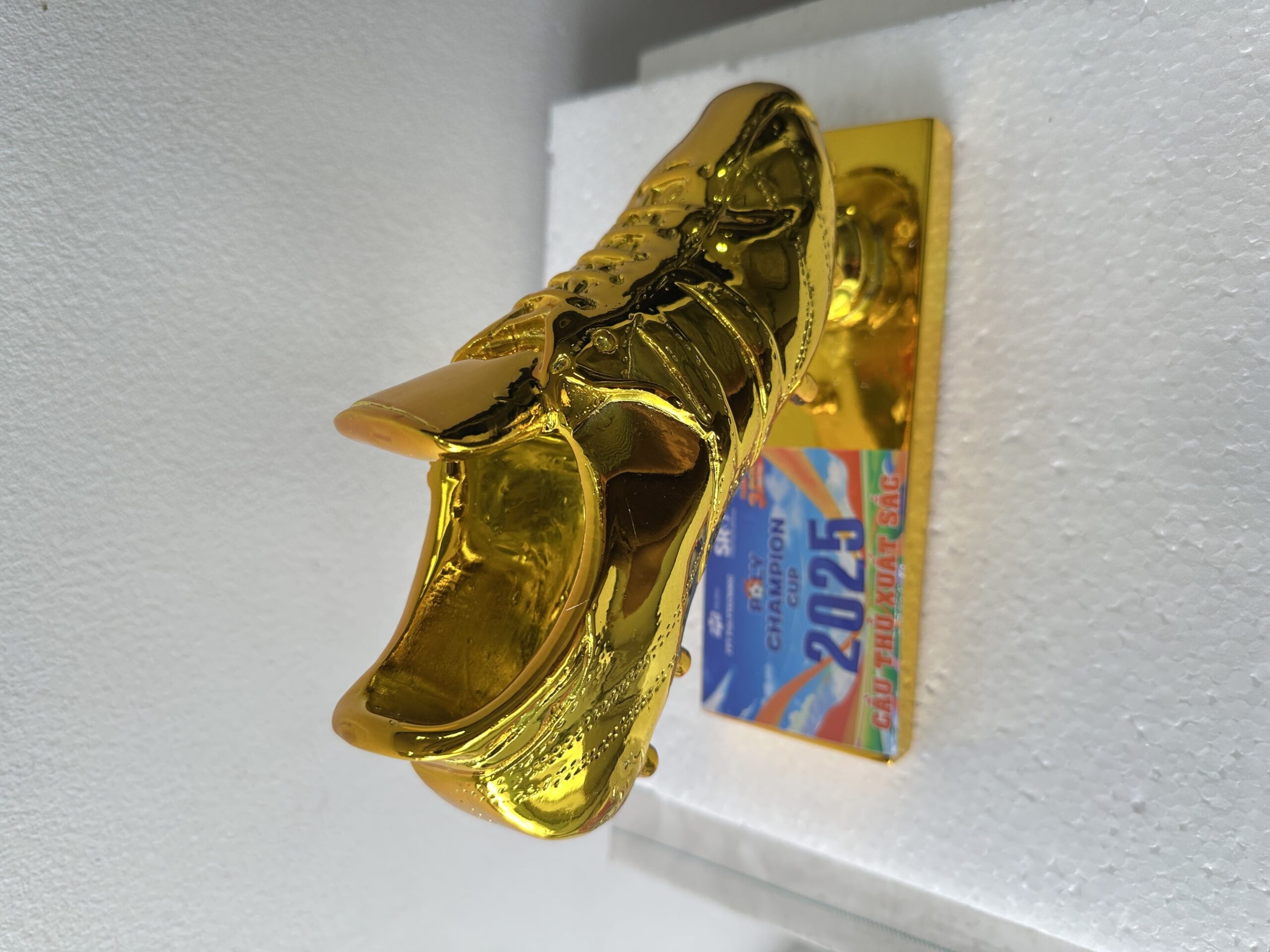 CÚP THỂ THAO 18 5 z6871793675526 f59b6a37fd39d34b11e7b44f12167418 scaled