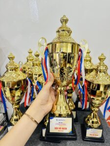 CÚP THỂ THAO 17 12 z6871798907516 2a1c25684897f9f7d57b32926c68940e