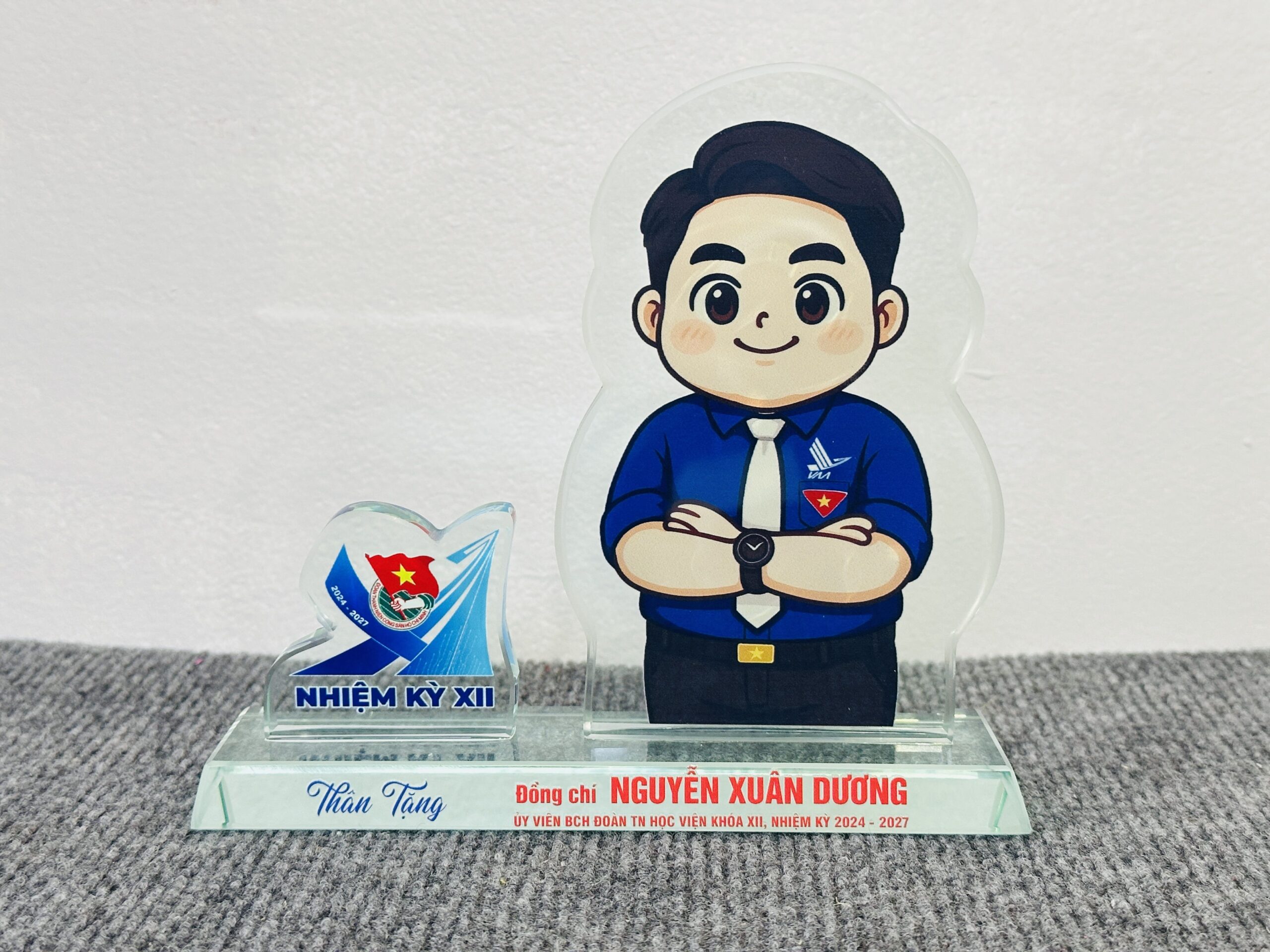 KỶ NIỆM CHƯƠNG CẮT THEO LOGO – THEO MẪU THIẾT KẾ RIÊNG 09 5 z6871824189840 6011b5bd7d514c2f08f8a54dae2d067d scaled