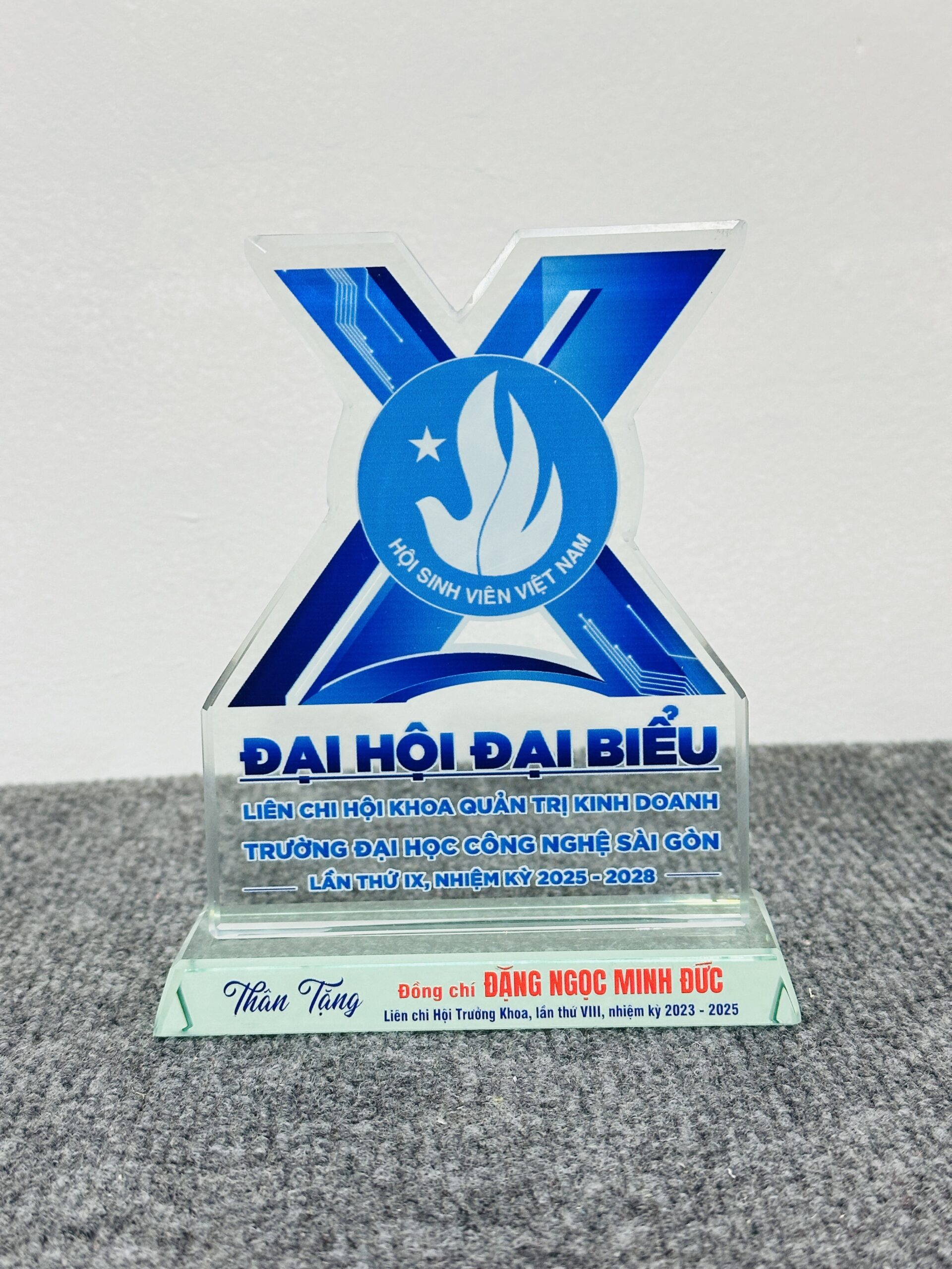 KỶ NIỆM CHƯƠNG CẮT THEO LOGO – THEO MẪU THIẾT KẾ RIÊNG 10 4 z6871824221562 7eb51c28a4df64b246953fa50a8f4145 scaled