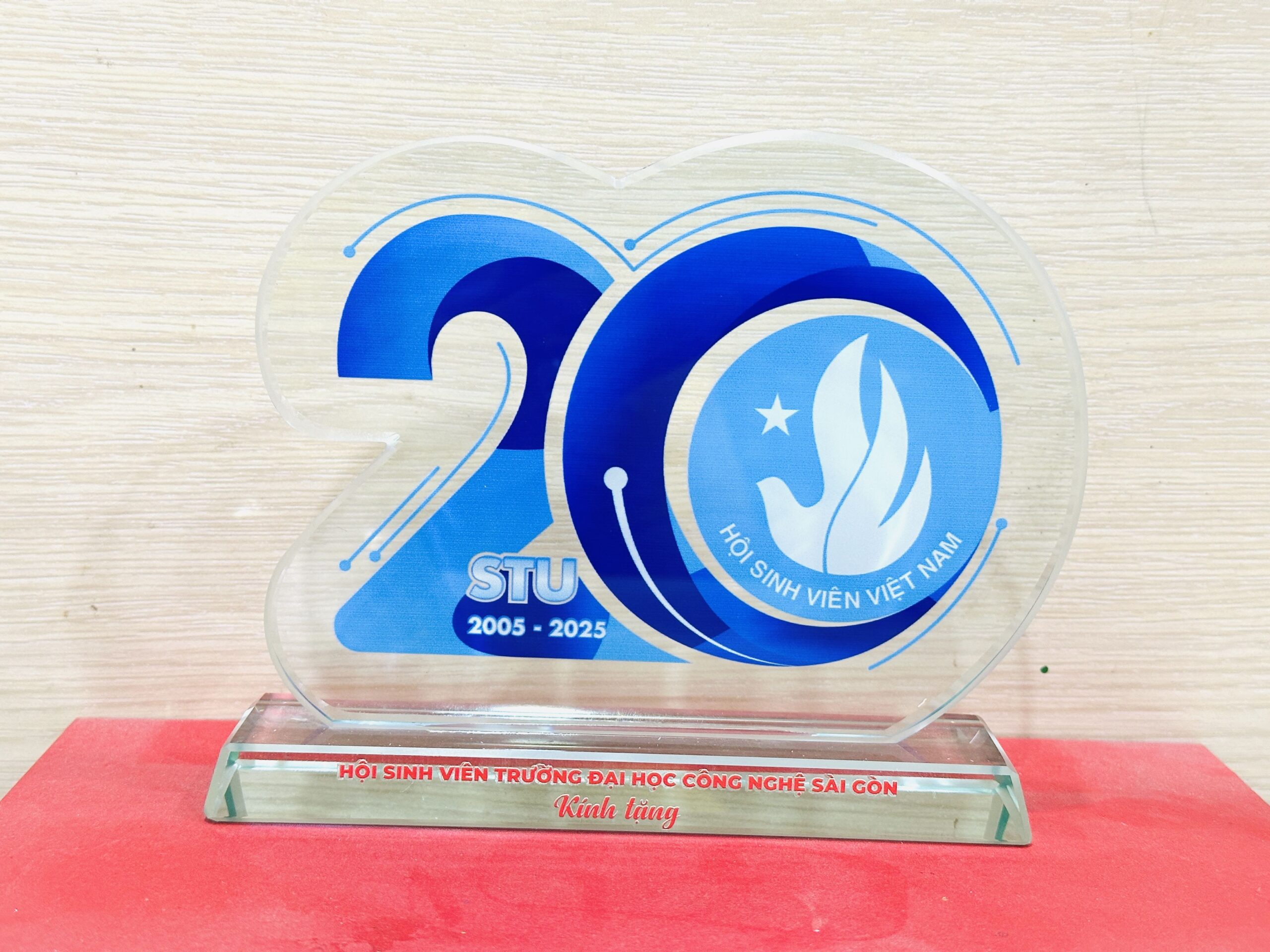 KỶ NIỆM CHƯƠNG CẮT THEO LOGO – THEO MẪU THIẾT KẾ RIÊNG 12 2 z6871824282351 f978a644ff538313aba38de6da2c9f55 scaled