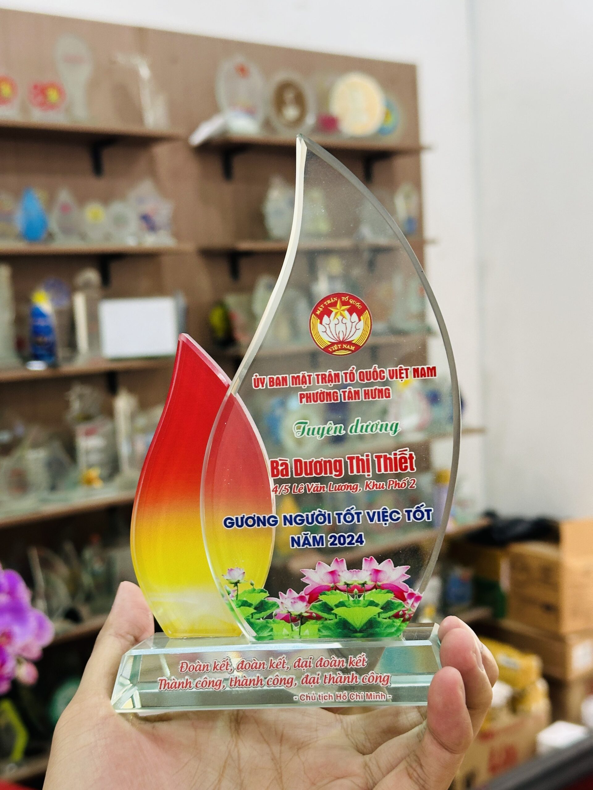 KỶ NIỆM CHƯƠNG CẮT THEO LOGO – THEO MẪU THIẾT KẾ RIÊNG 14 4 z6871824320415 0271b332fe2ed20d6e99e644a9b5d8aa scaled